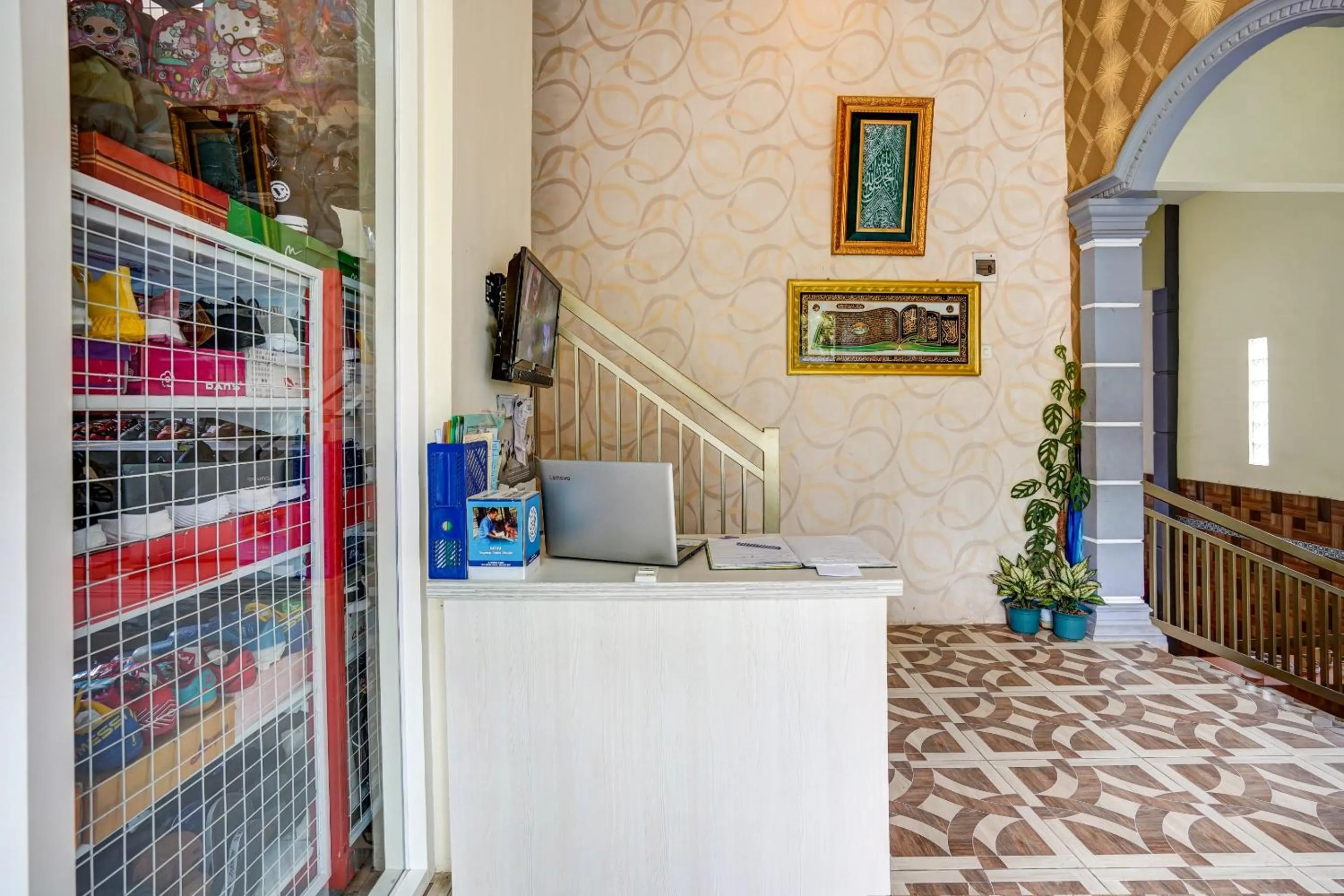 Lobby or reception in Hotel O Lancar Homestay Syariah