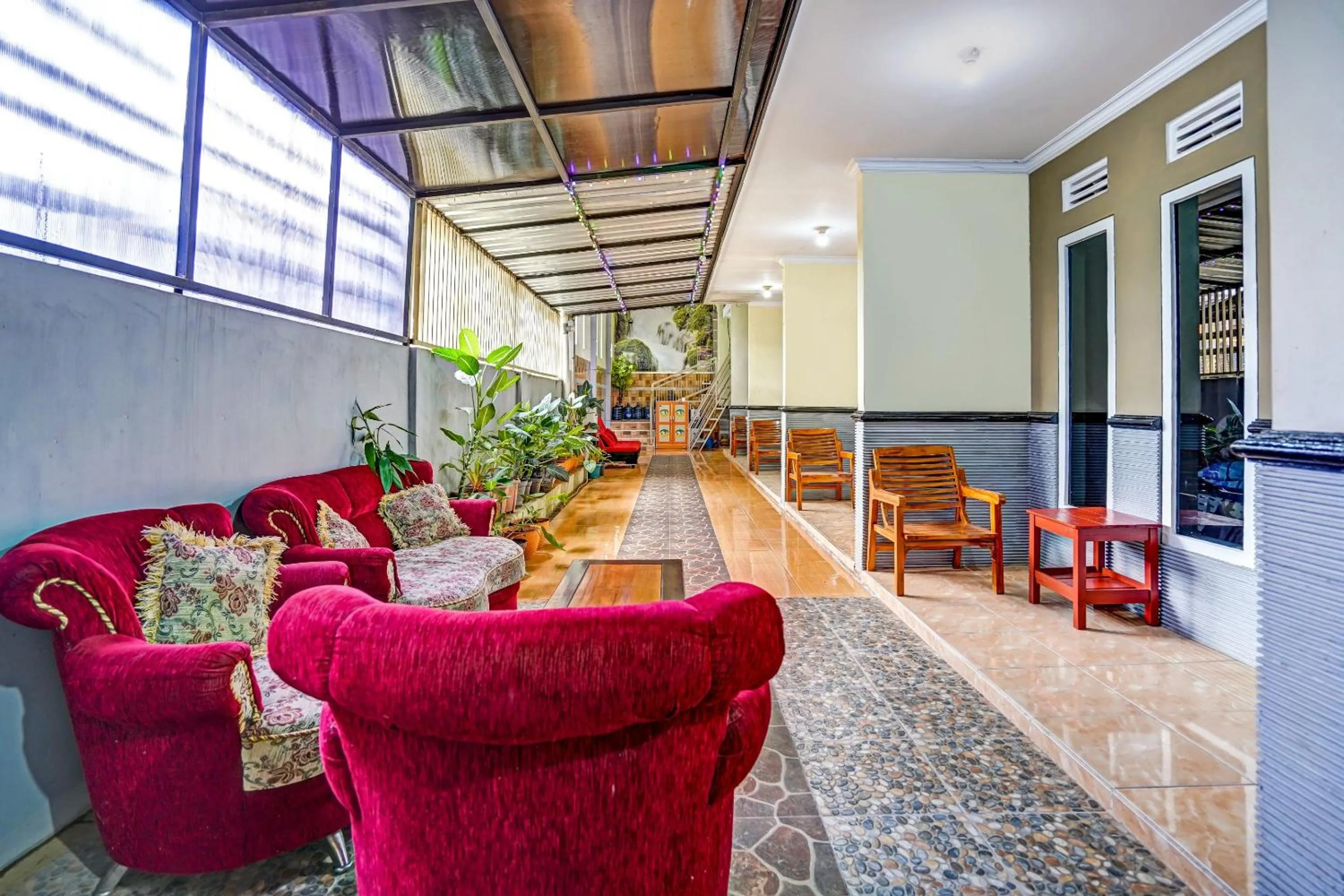 Seating area in Hotel O Lancar Homestay Syariah