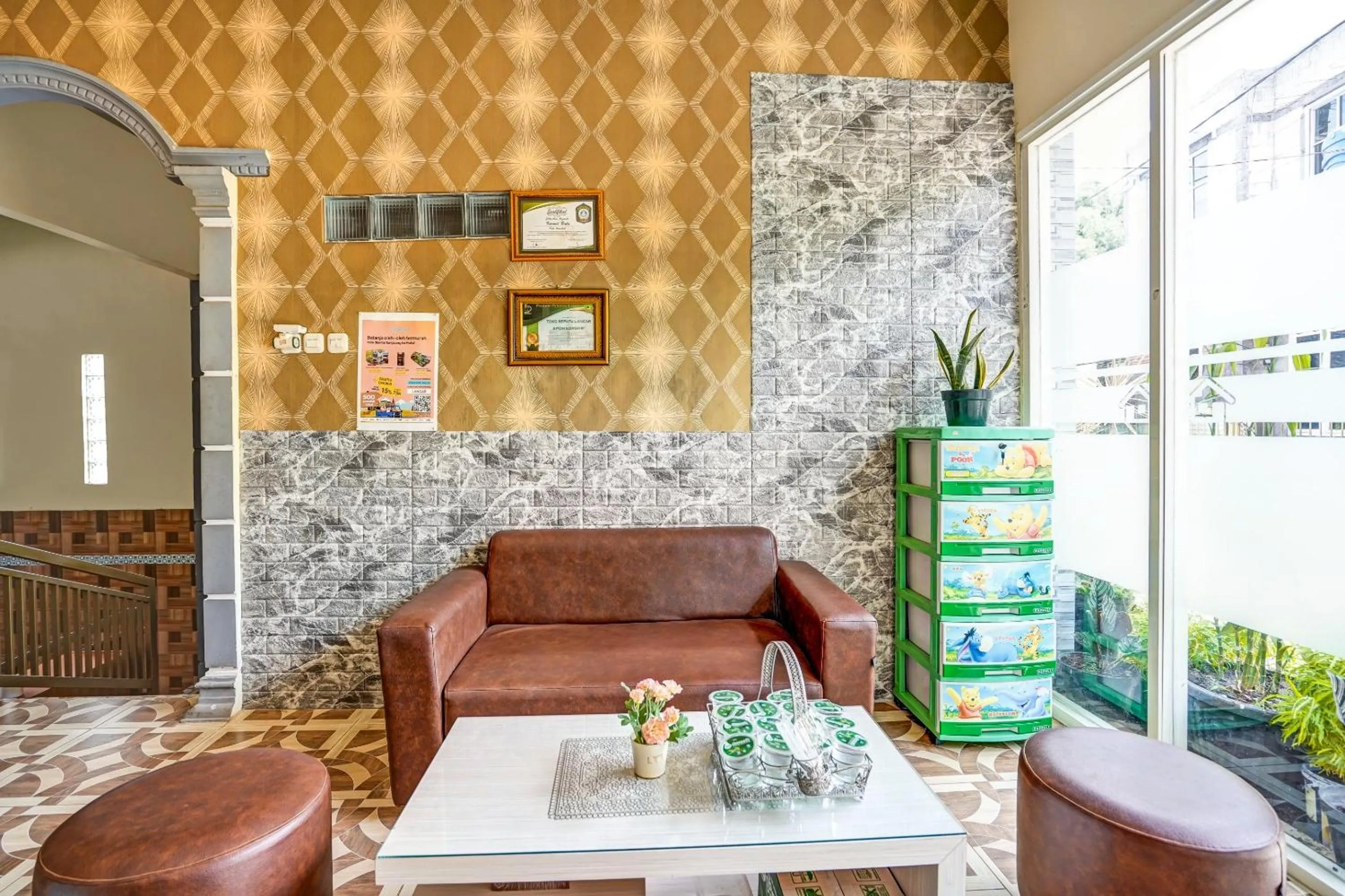 Seating area in Hotel O Lancar Homestay Syariah