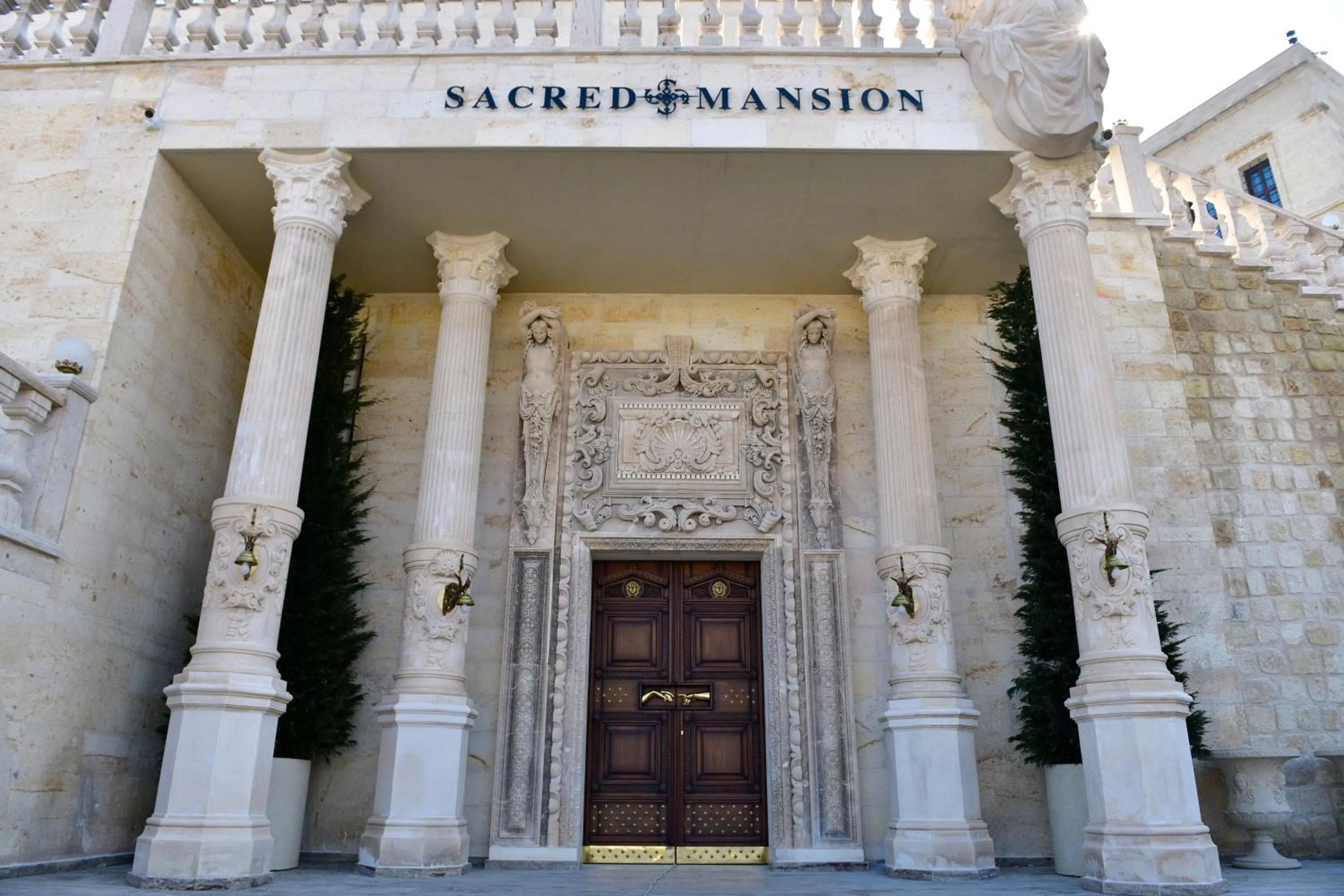 Facade/entrance in Sacred Mansion
