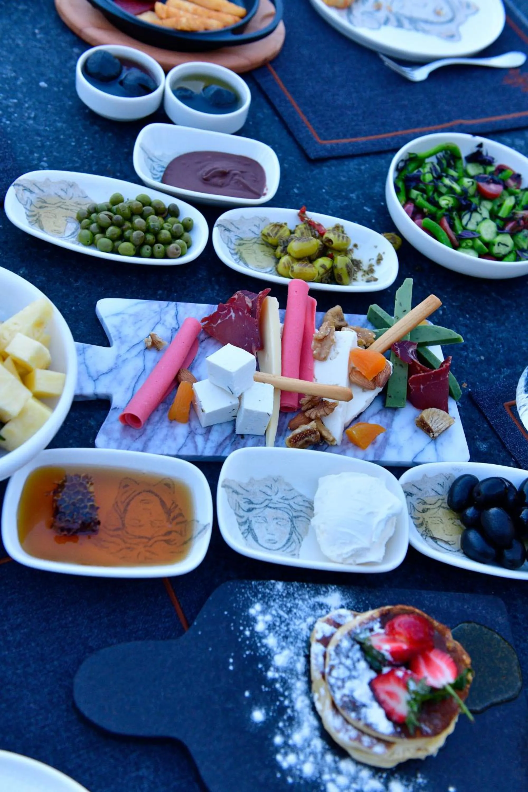 Breakfast in Sacred Mansion