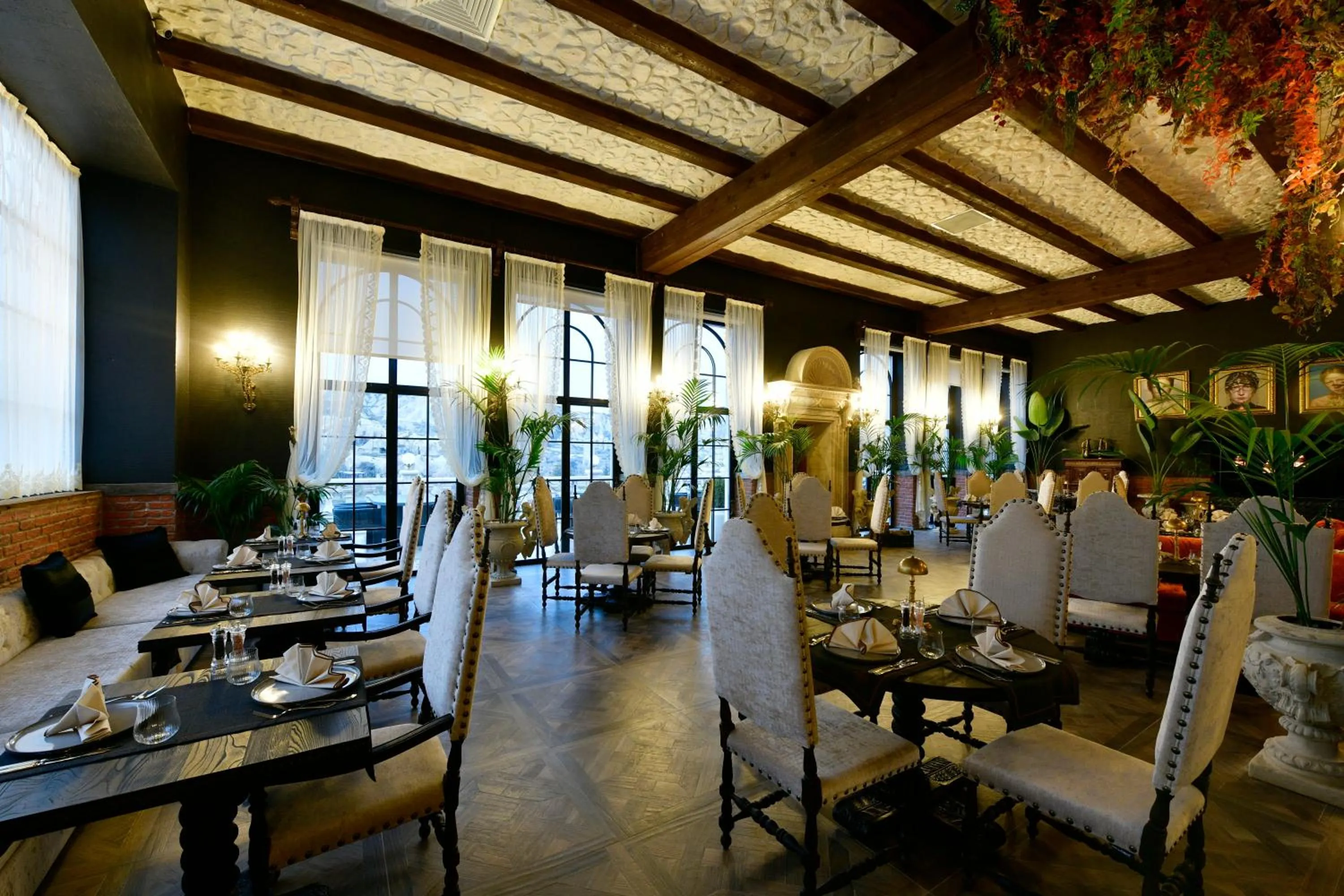 Restaurant/places to eat in Sacred Mansion