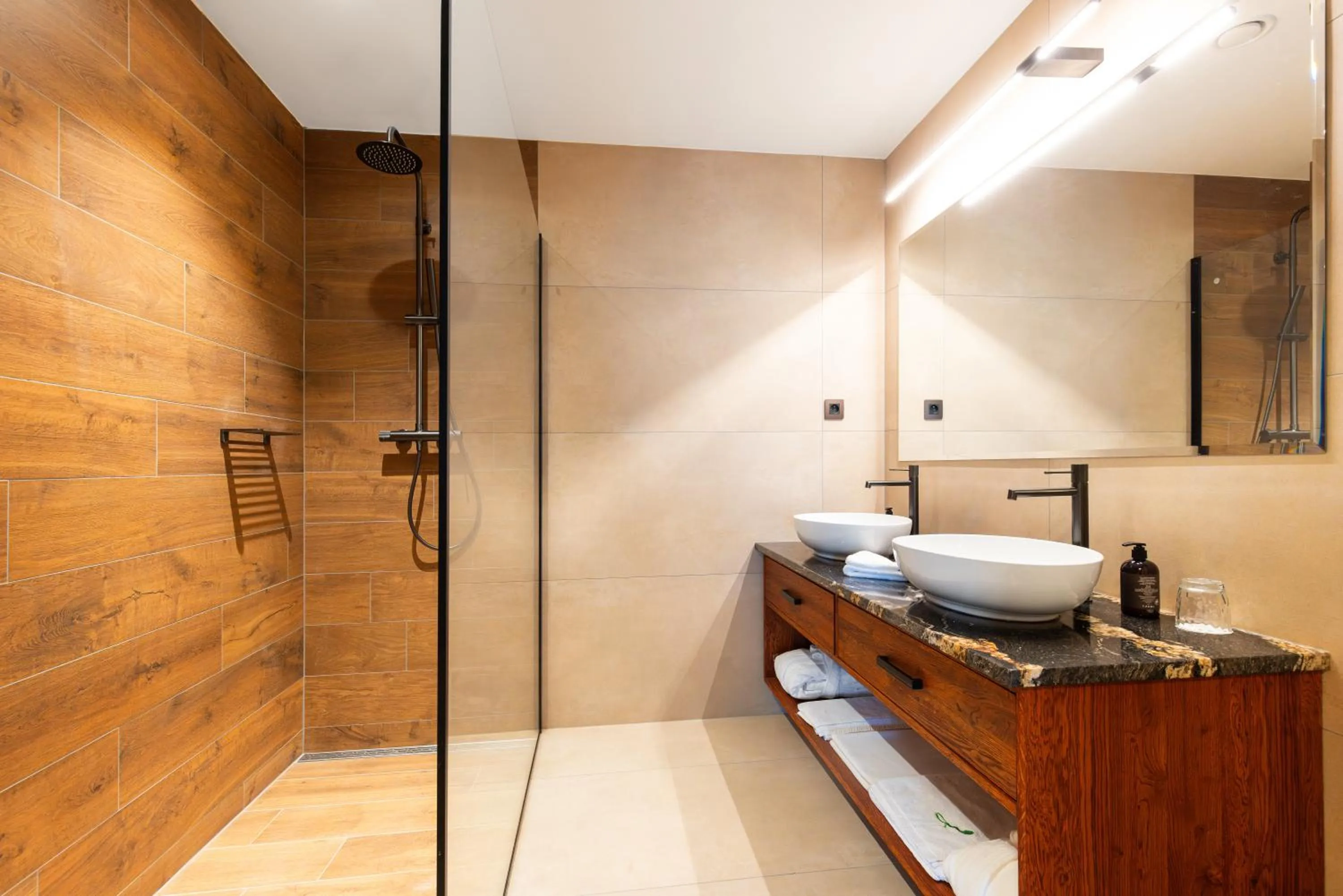 Shower in Golf & Spa Kunětická Hora