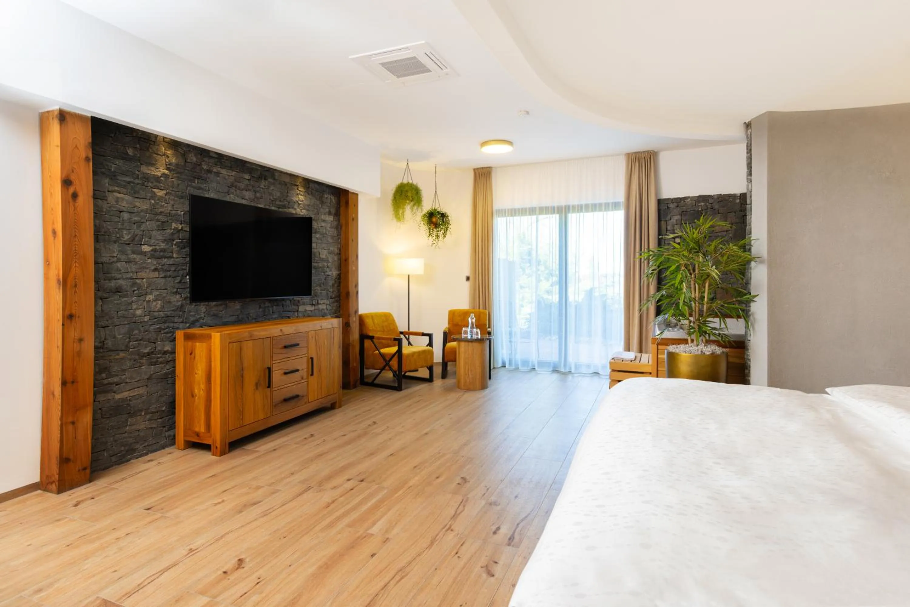 Communal lounge/ TV room, Bed in Golf & Spa Kunětická Hora