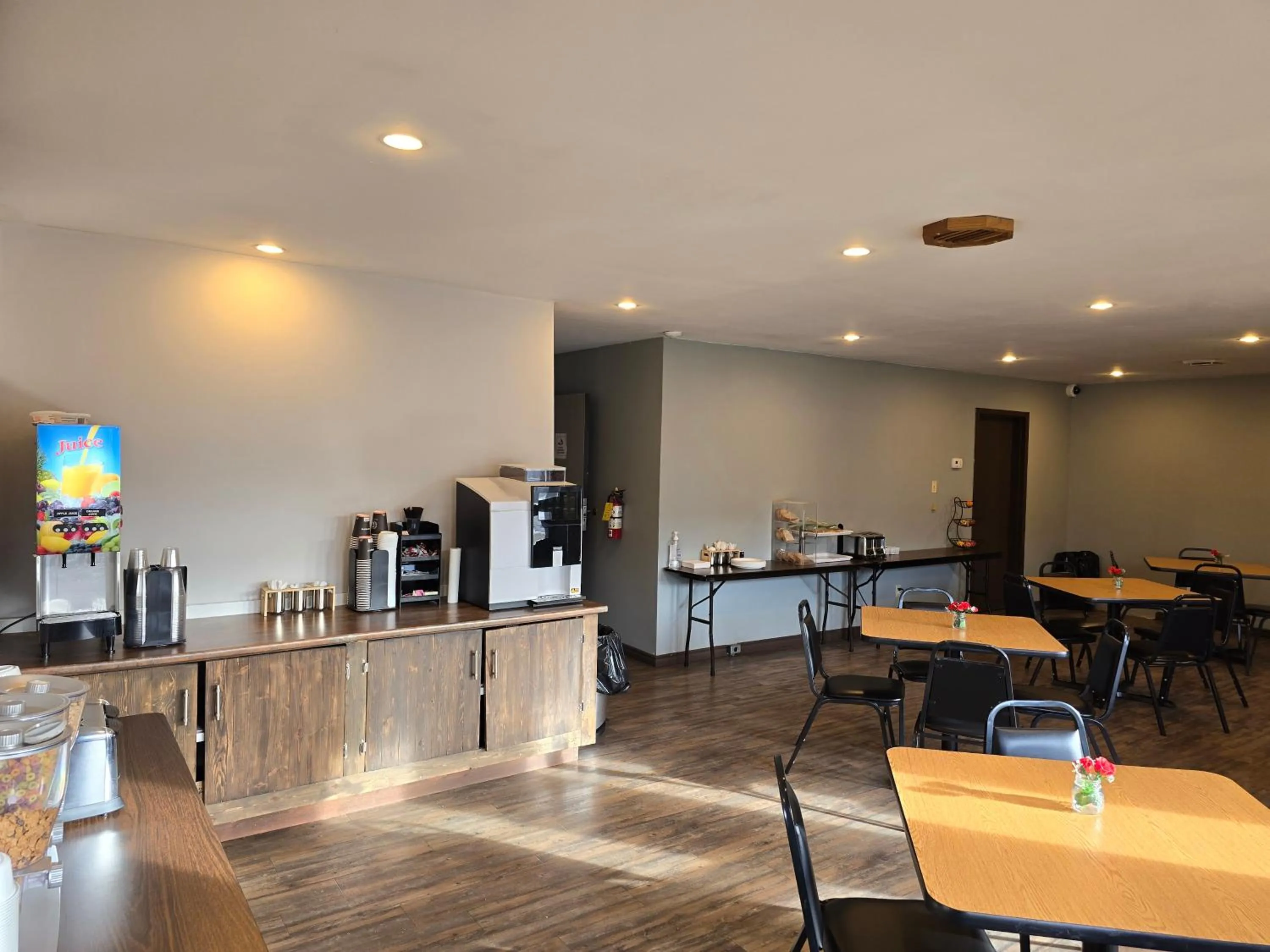 Restaurant/places to eat in Capri Motor Inn