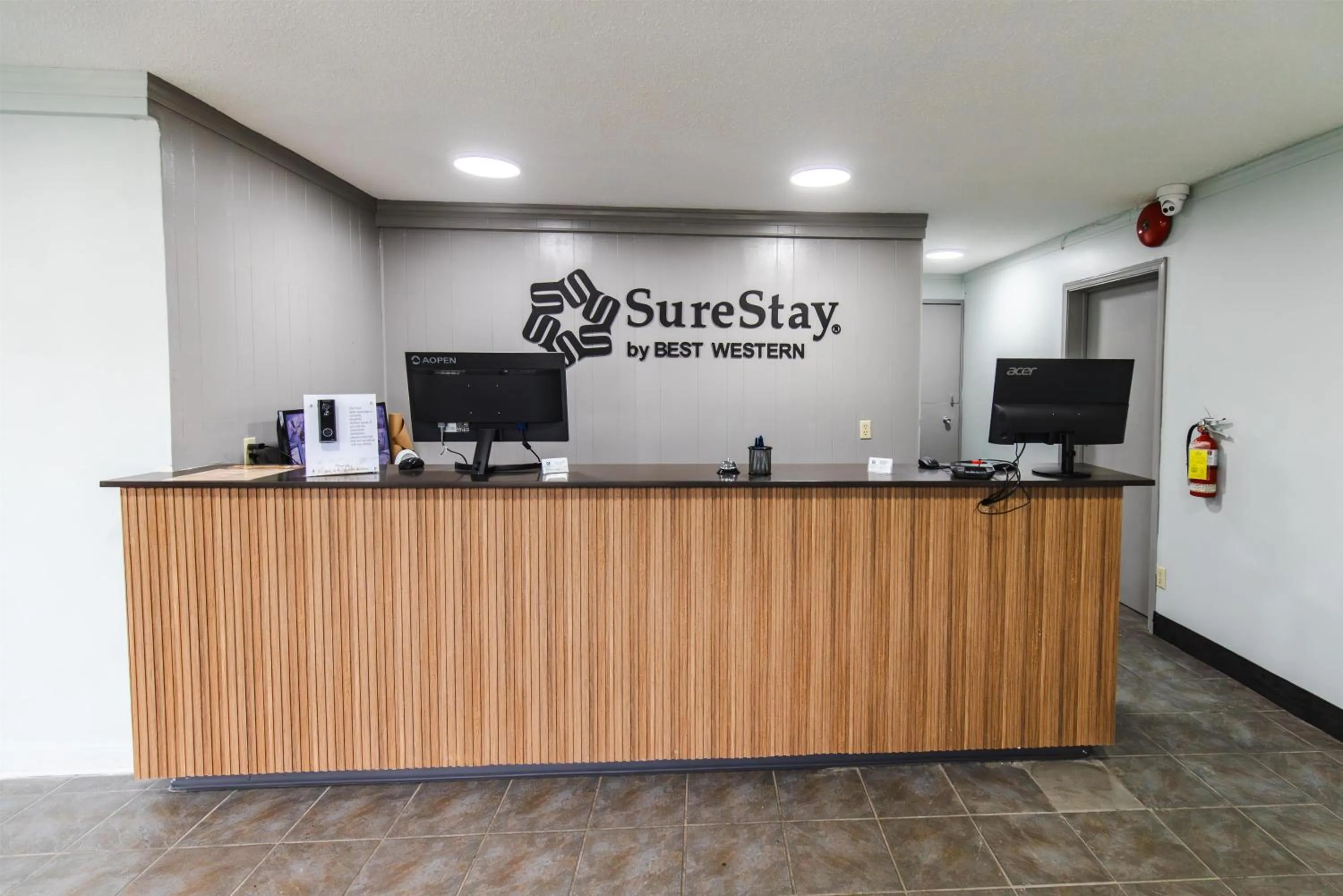 Lobby or reception in SureStay by Best Western Smithers