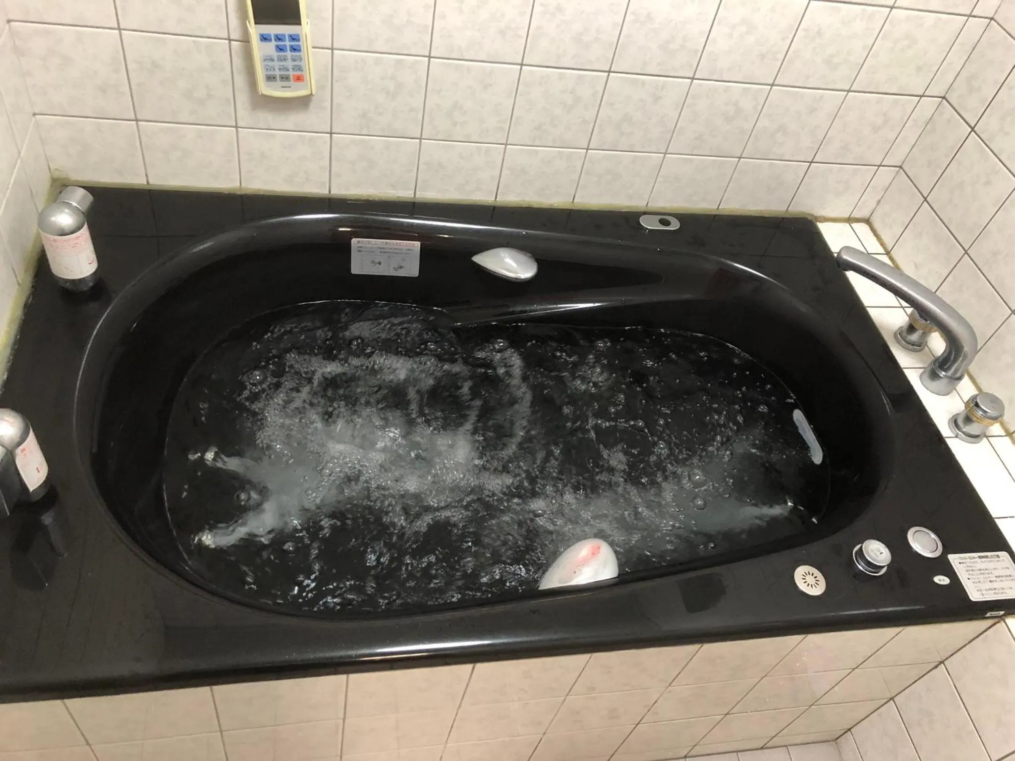 Hot Tub in Hotel Orange House