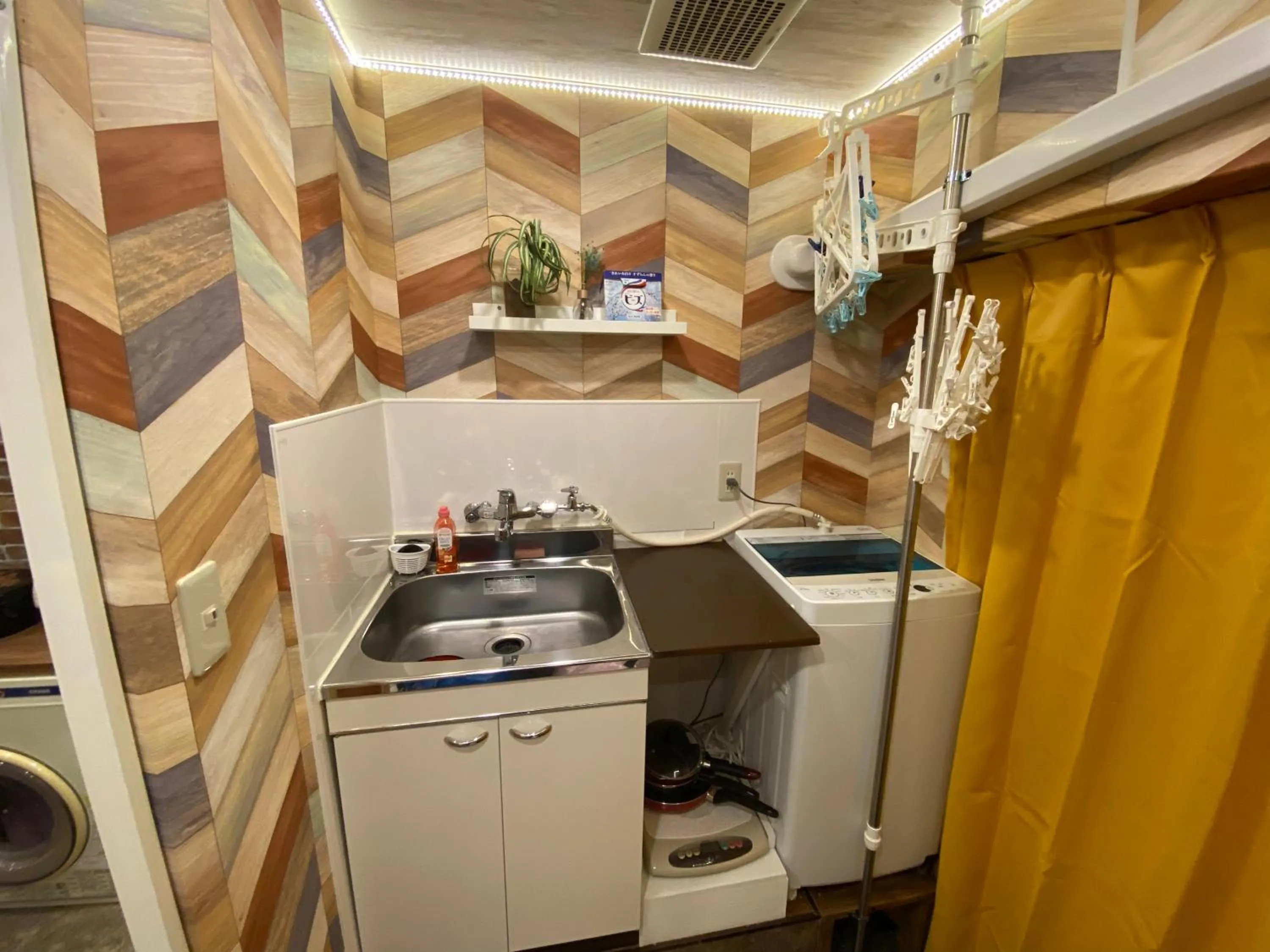 Kitchen or kitchenette in Hotel Orange House