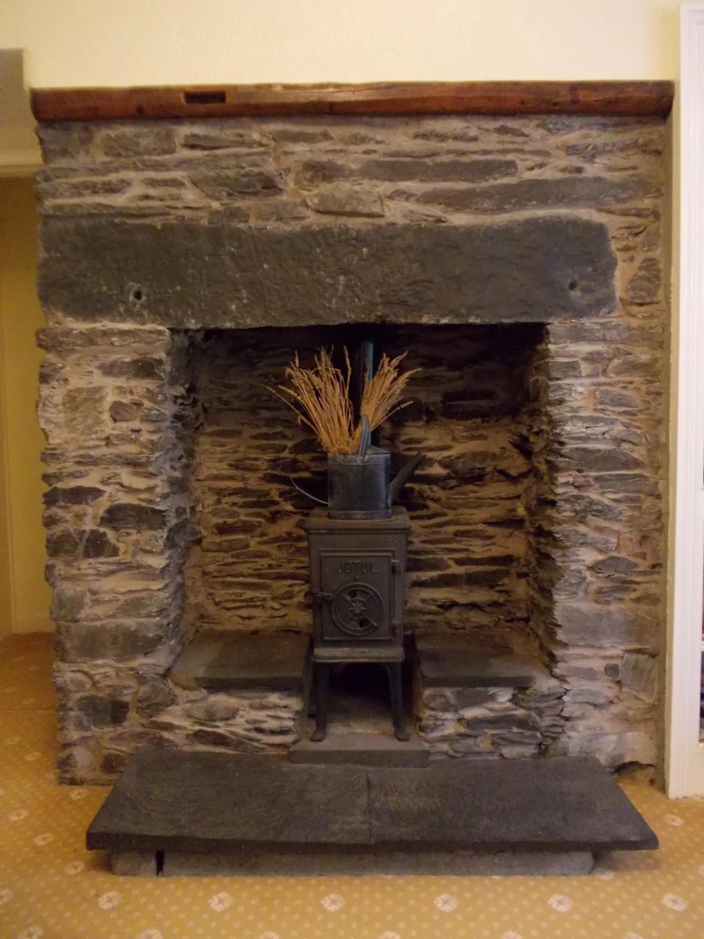 Living room in Landing Cottage Guest House