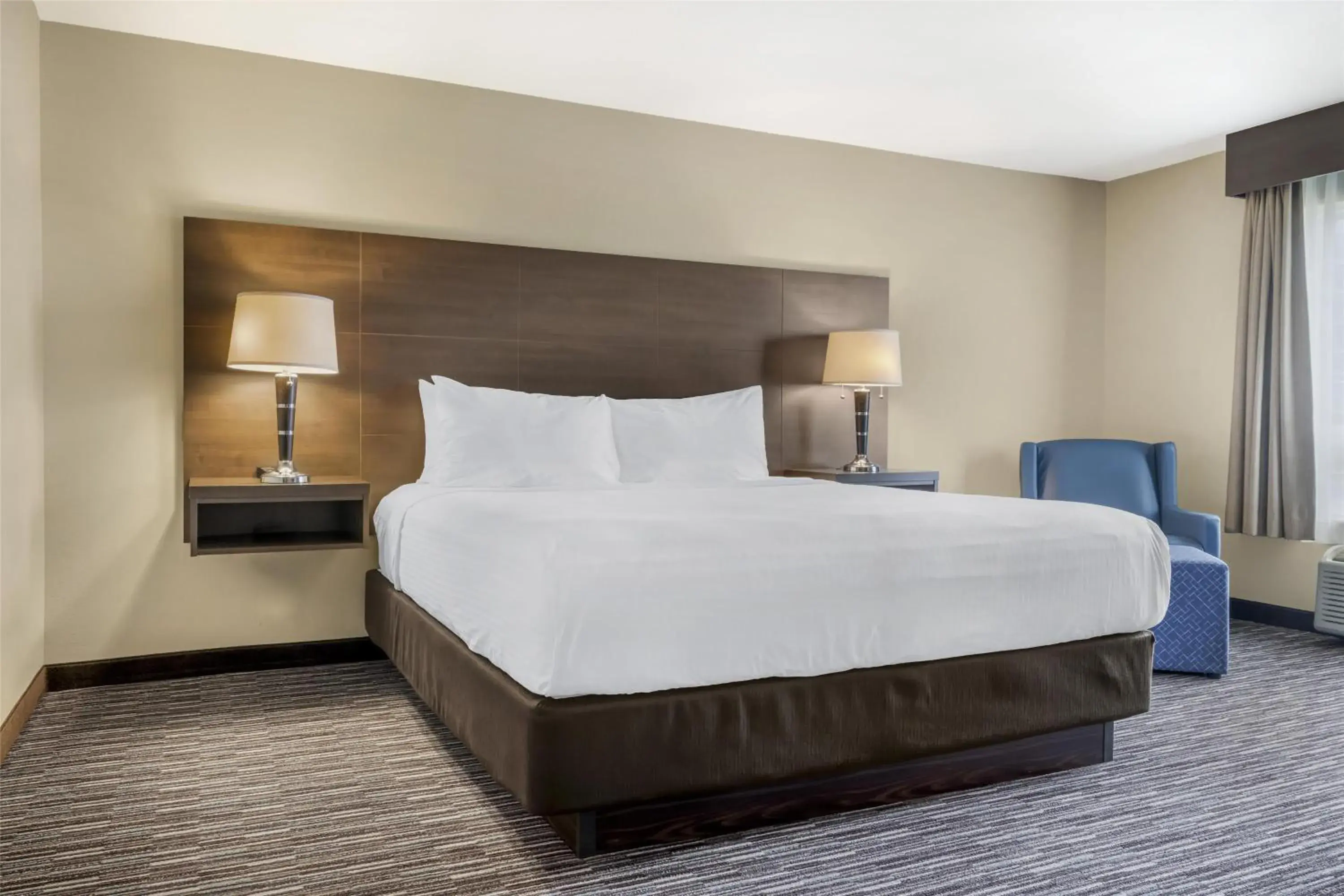 King Room with Roll-In Shower - Mobility Access in BEST WESTERN PLUS Saint John Hotel & Suites King Room with Roll-In Shower - Mobility Access in BEST WESTERN PLUS Saint John Hotel & Suites