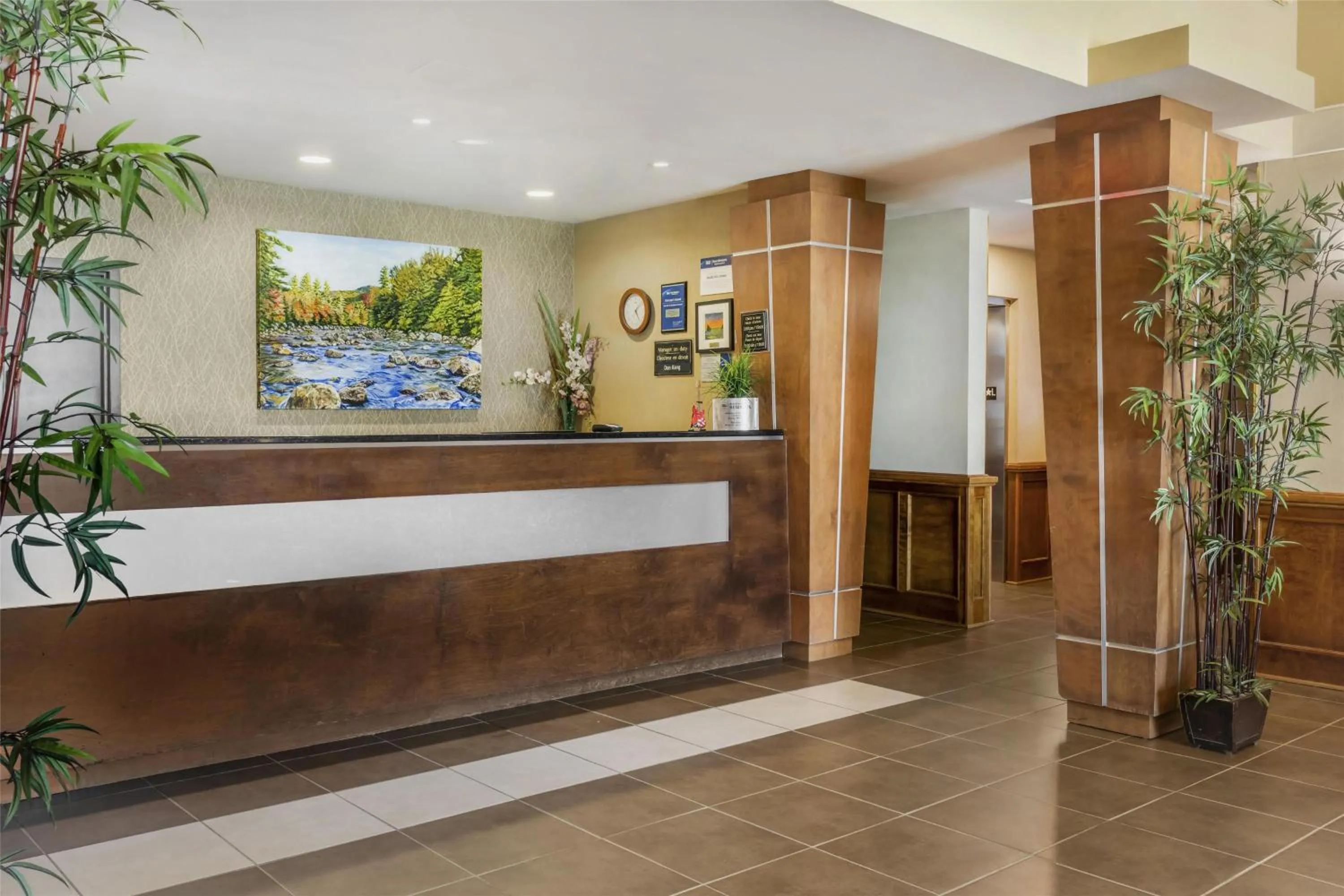 Lobby or reception in BEST WESTERN PLUS Saint John Hotel & Suites