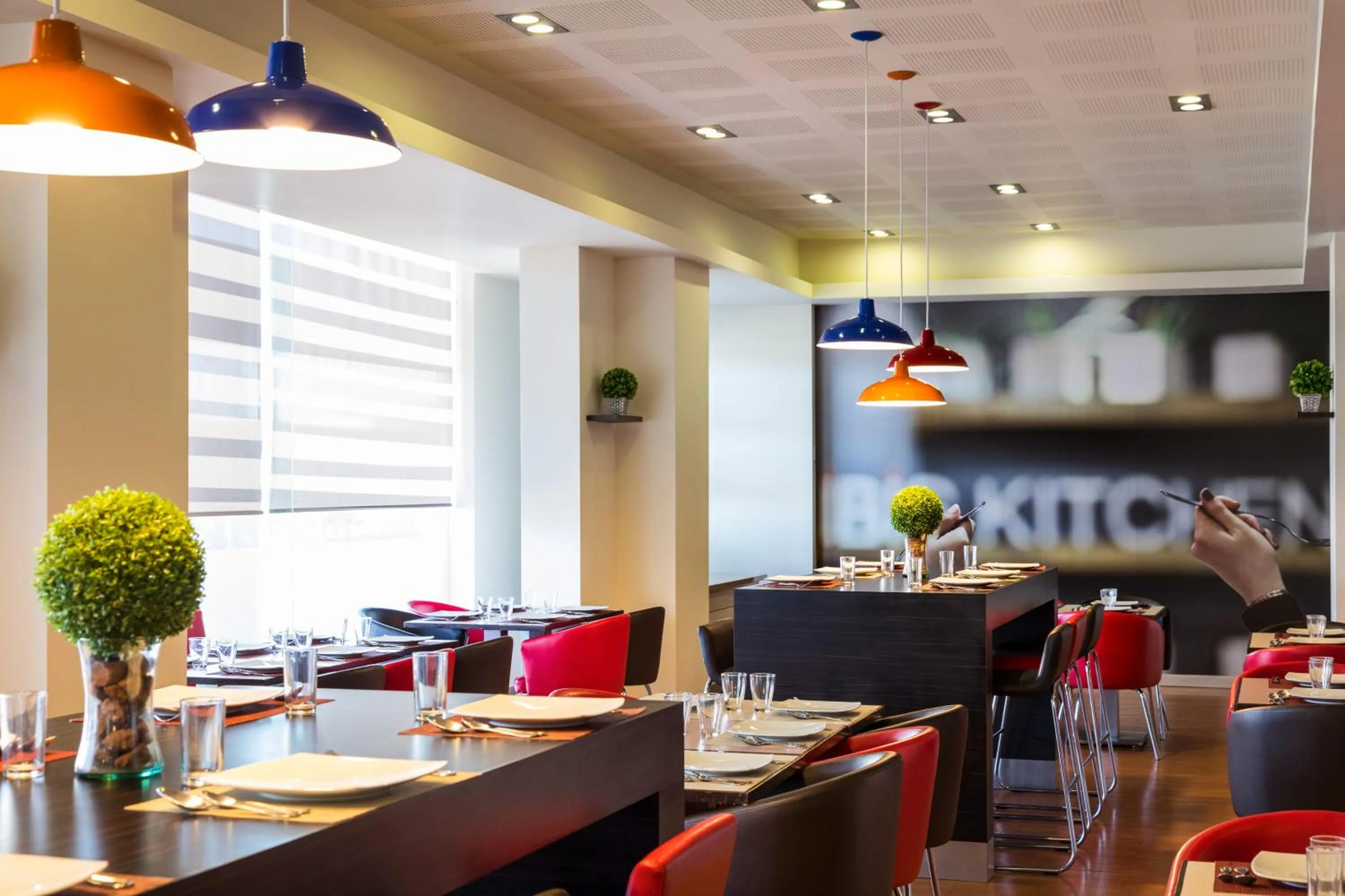 Restaurant/places to eat in Ibis Juarez Consulado