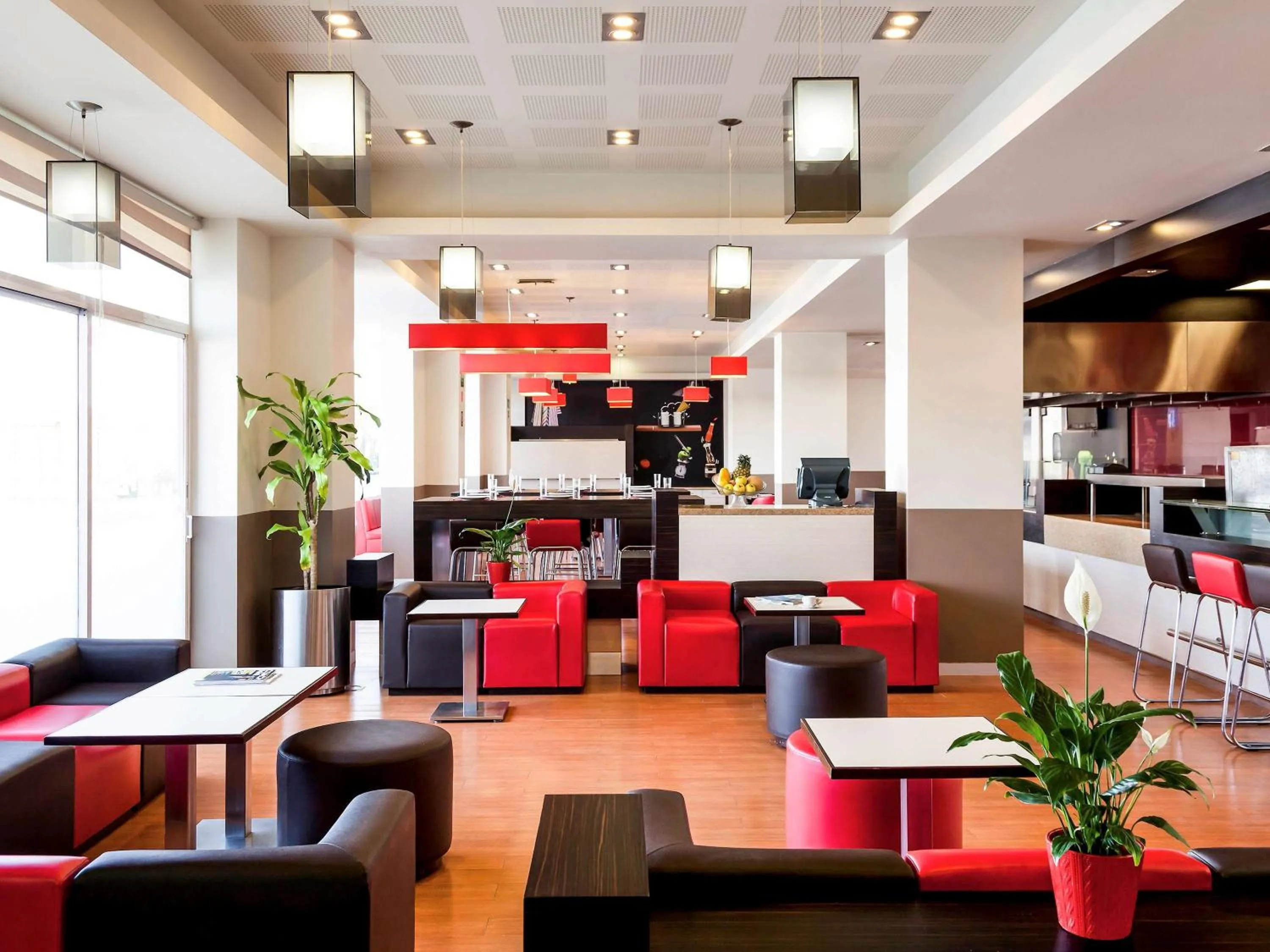 Lounge or bar in Ibis Juarez Consulado