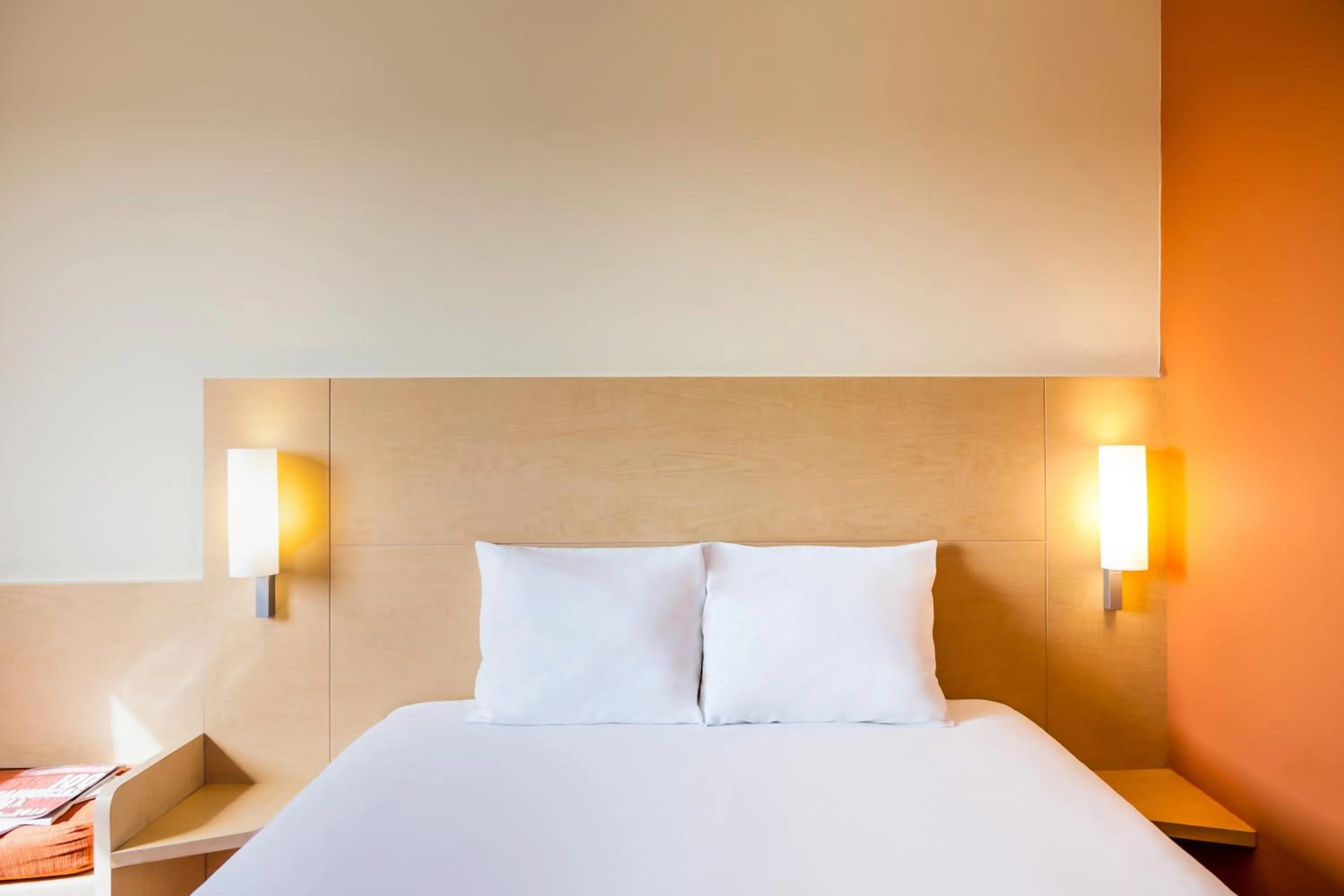 Bed in Ibis Juarez Consulado