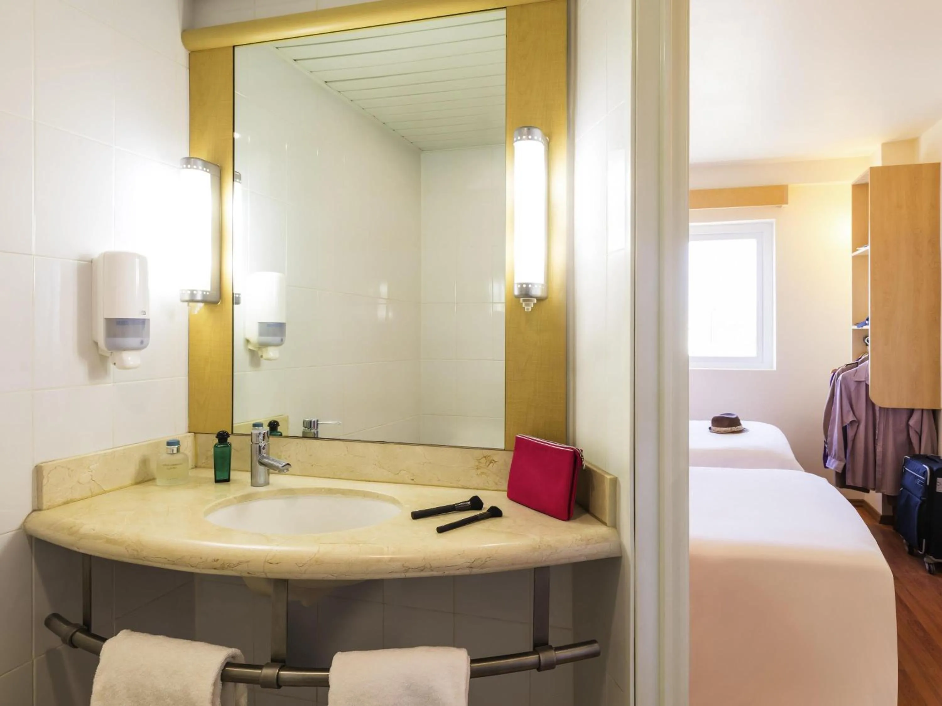 Bedroom, Bed in Ibis Juarez Consulado