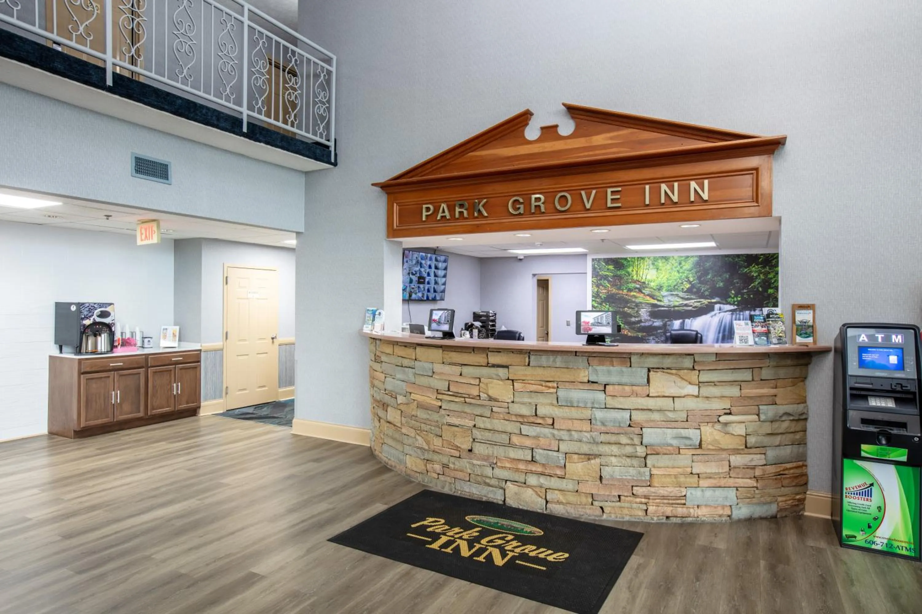 Lobby or reception in Park Grove Inn