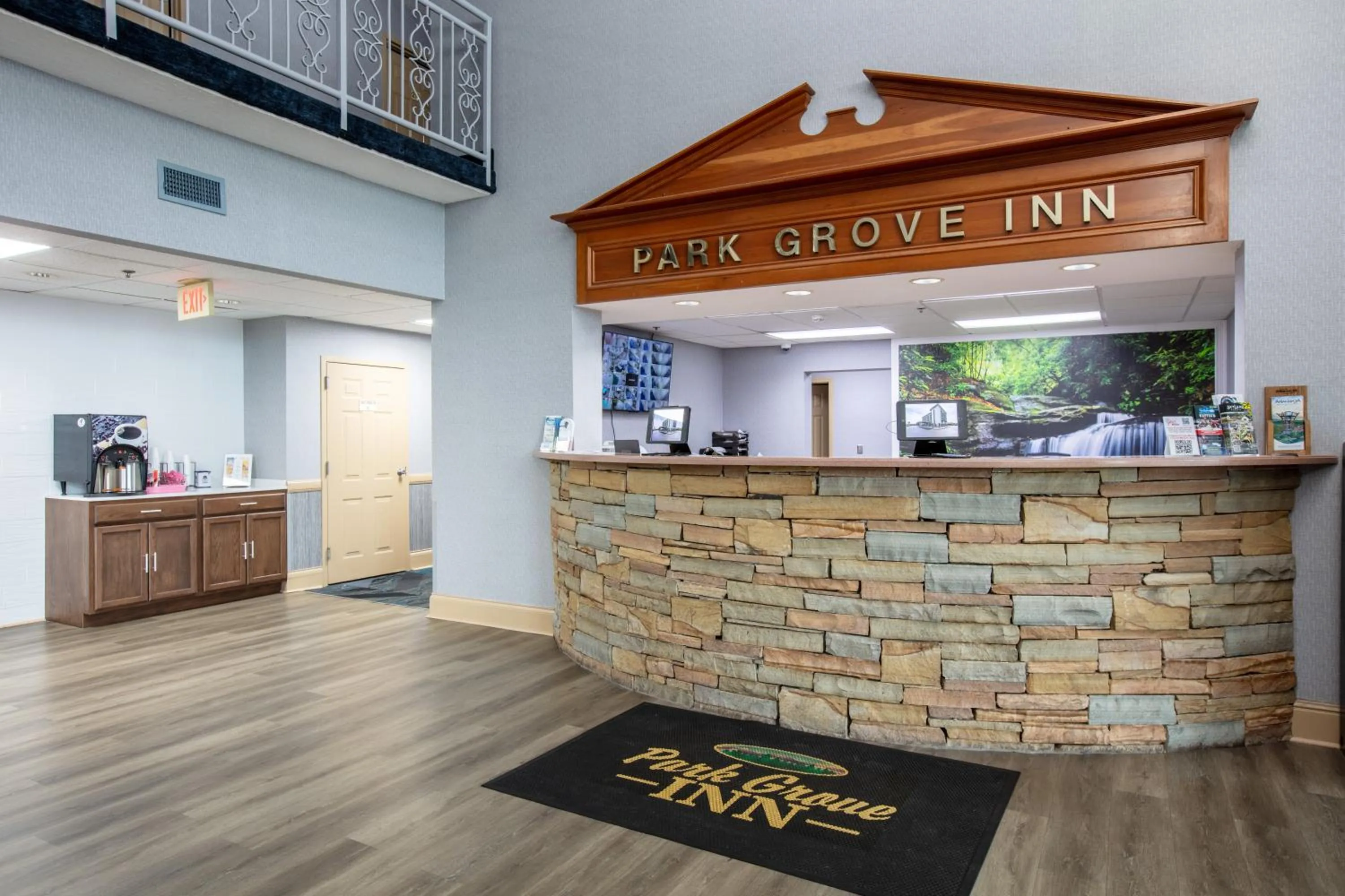 Lobby or reception in Park Grove Inn