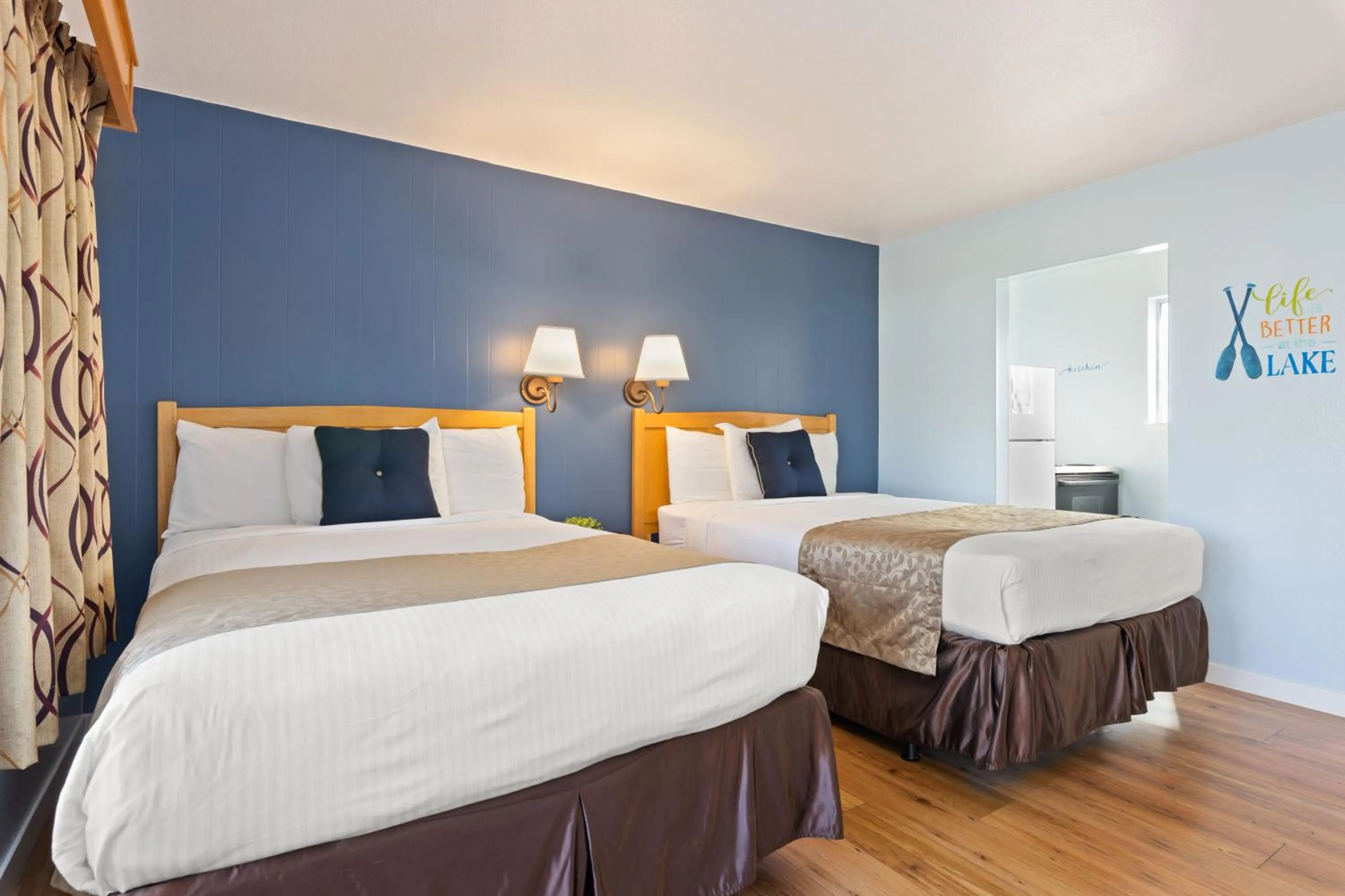 Bedroom, Bed in Skylark Shores Resort