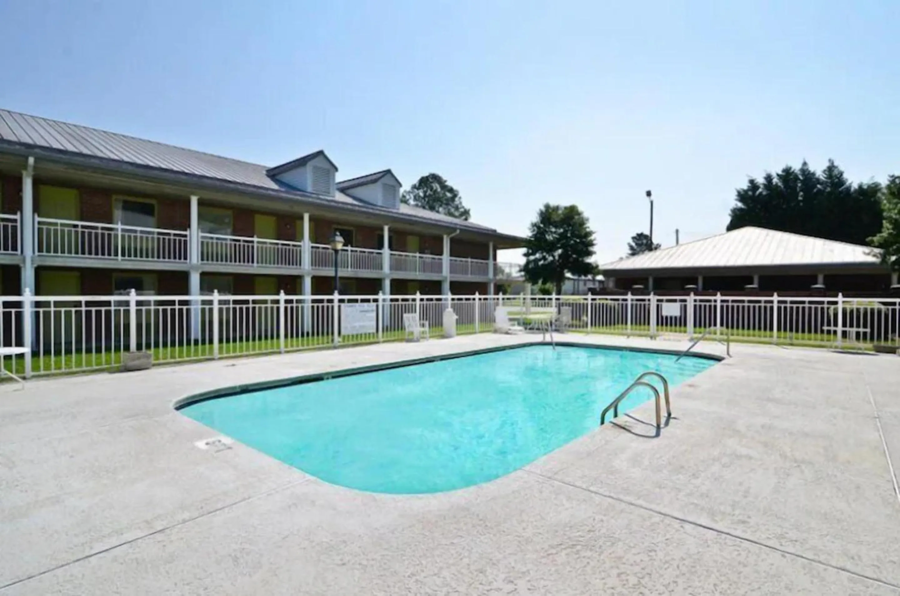 Swimming pool in Motel 6 Sandersville, GA