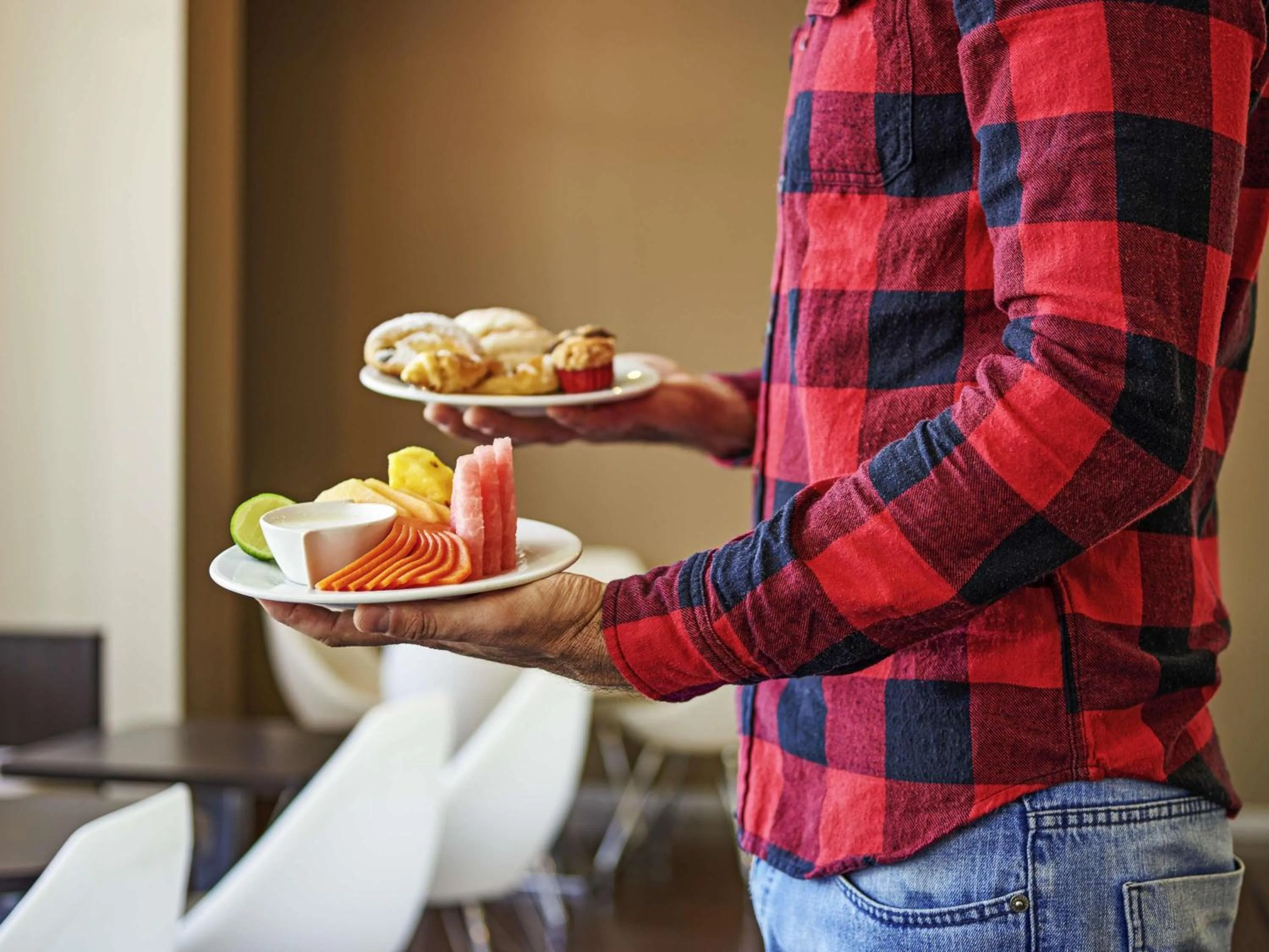 Restaurant/places to eat in Ibis Monterrey Valle