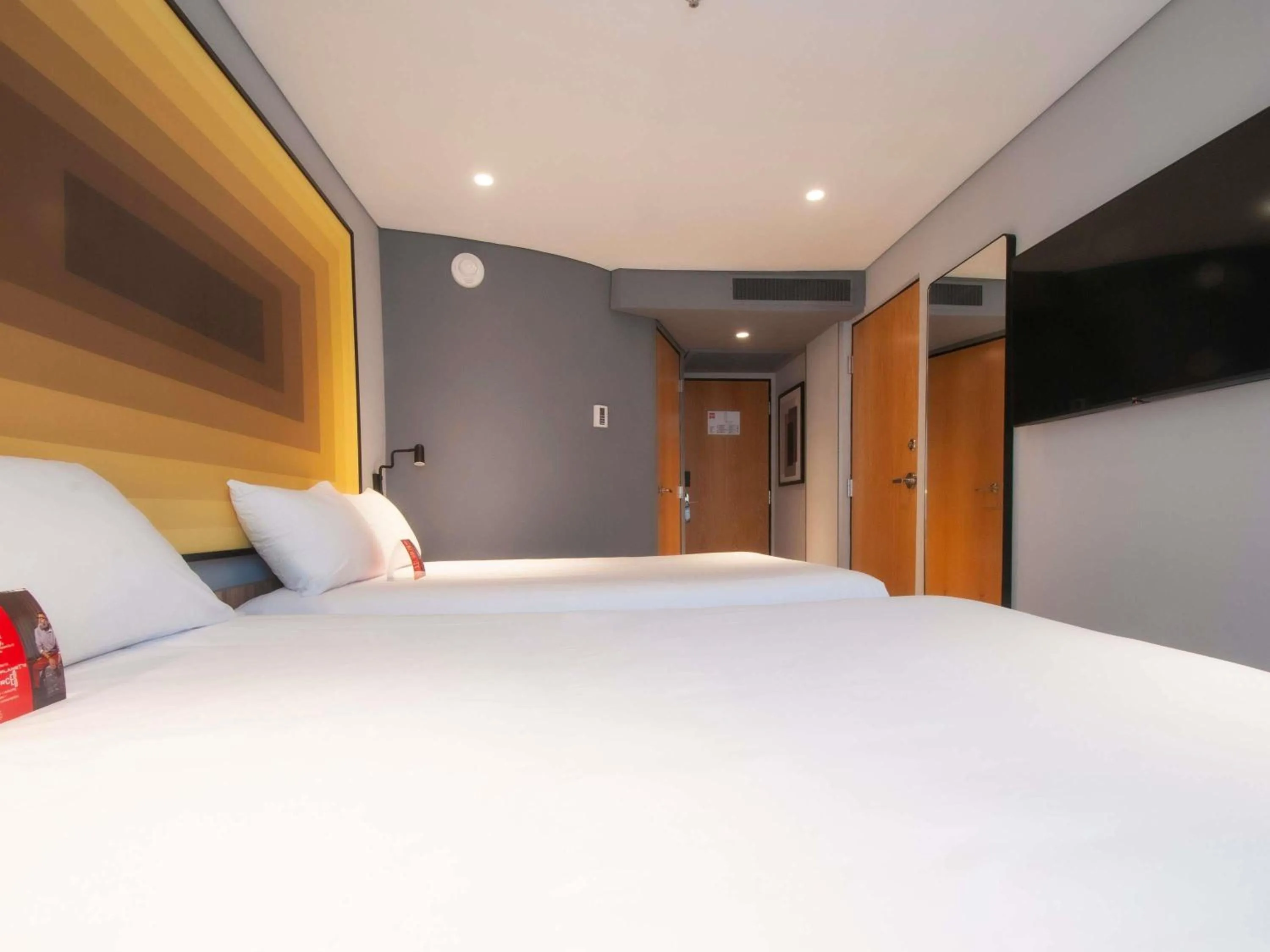 Bedroom, Bed in Ibis Monterrey Aeropuerto