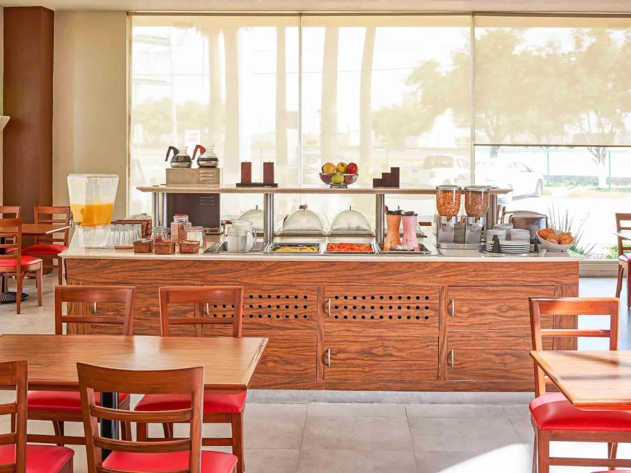 Restaurant/places to eat in Ibis Monterrey Aeropuerto