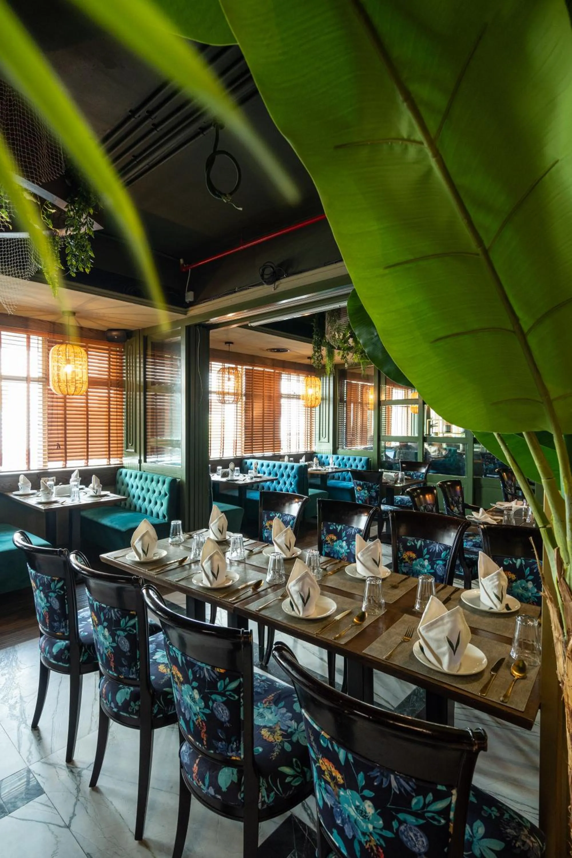 Restaurant/places to eat in President Hotel