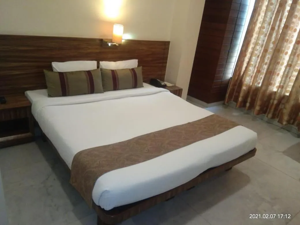 Executive Room - single occupancy in Hotel Jewel of Chembur