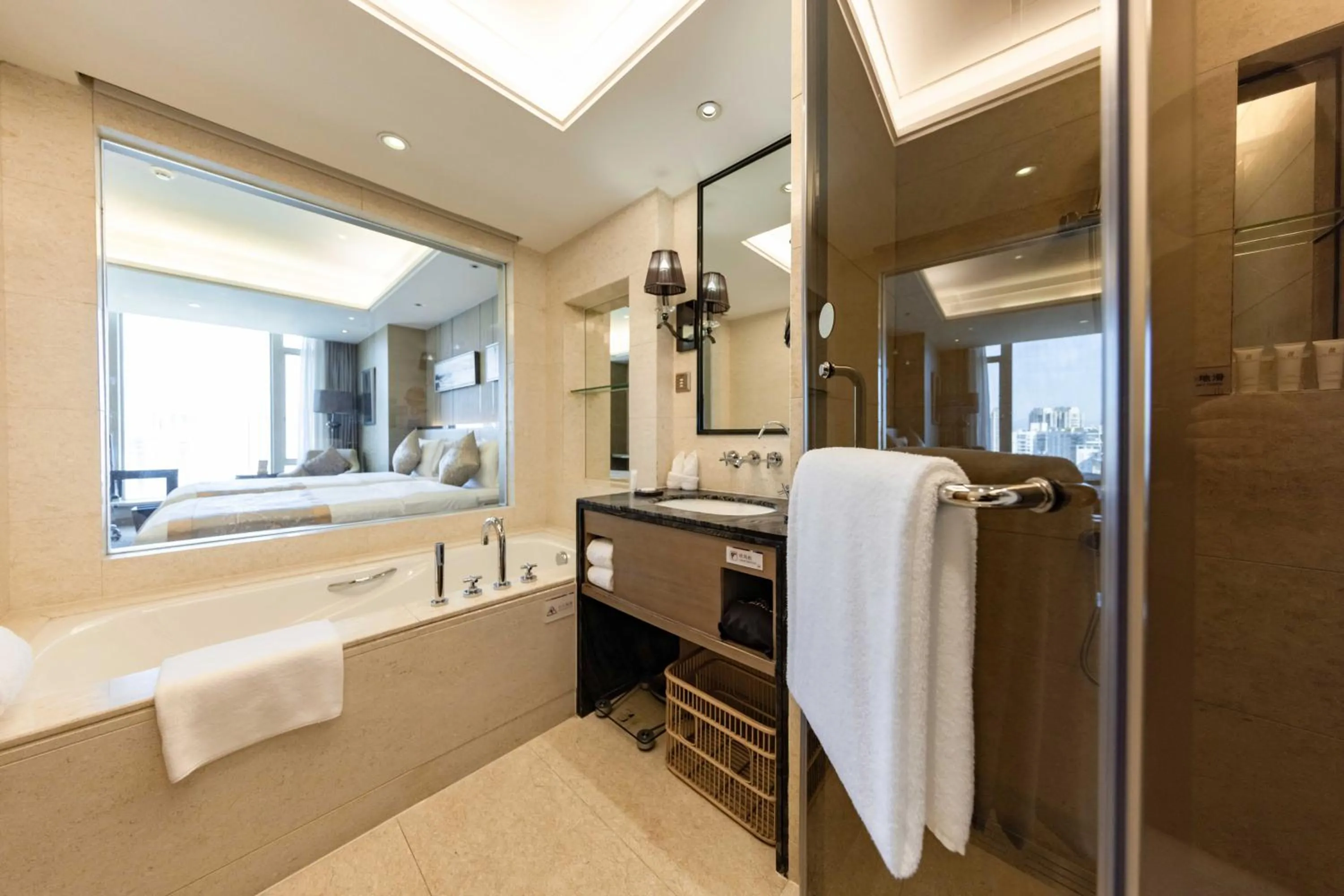 Shenzhen LANGYUE International Hotel