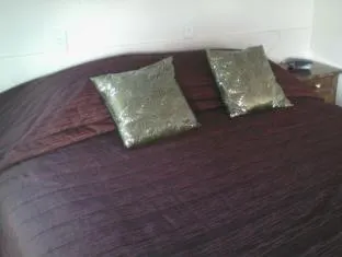 Bed in Wellington 747 Motel