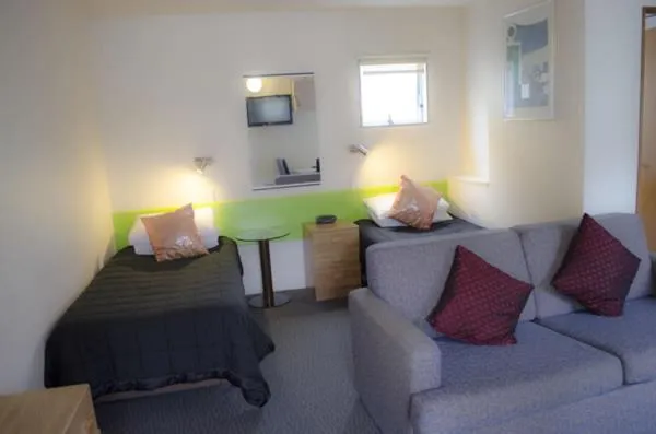 Bedroom in Wellington 747 Motel