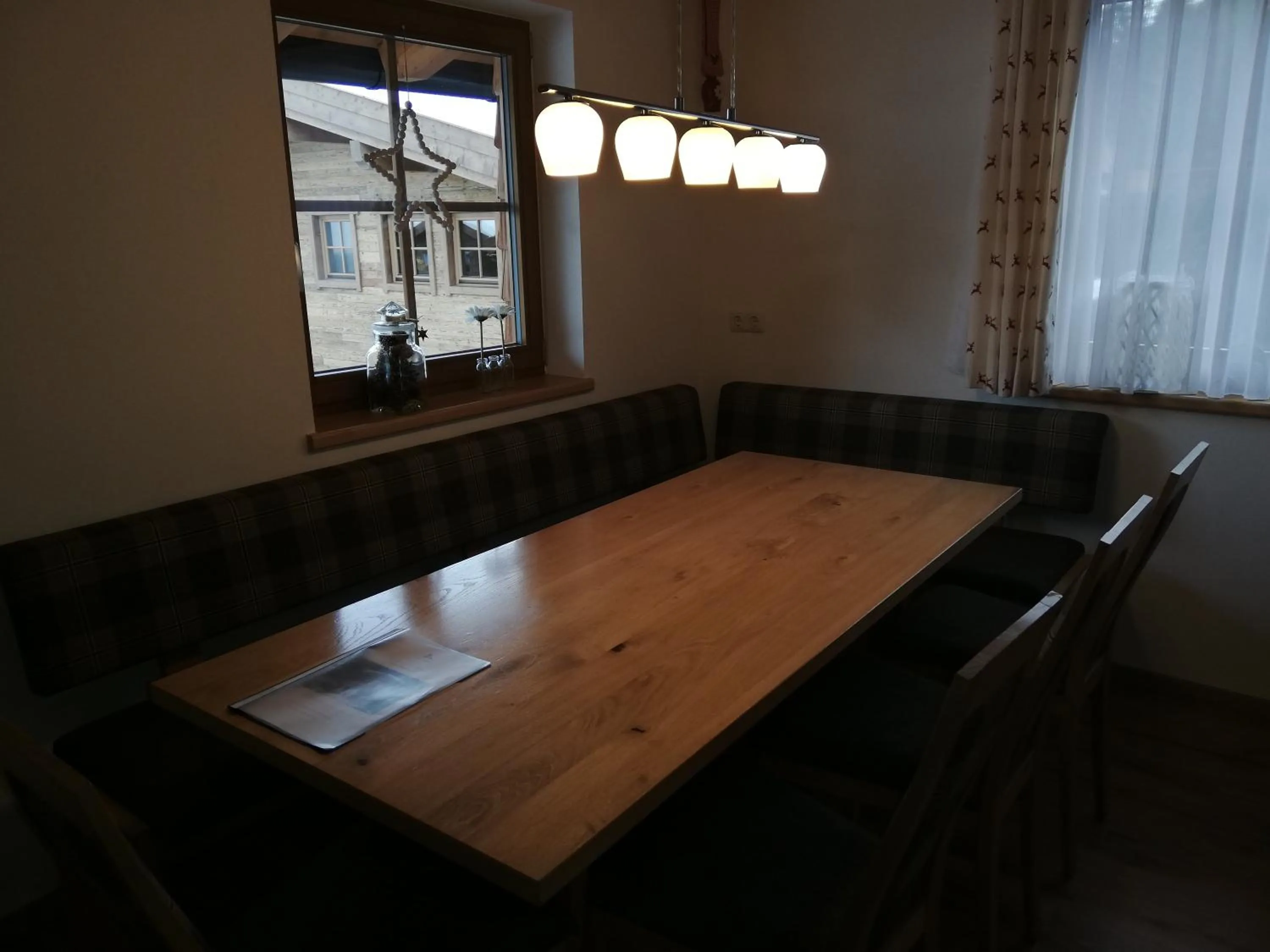 Dining area in Astn Hütten Residenz Waldsicht Königsleiten - Ferienwohnungen