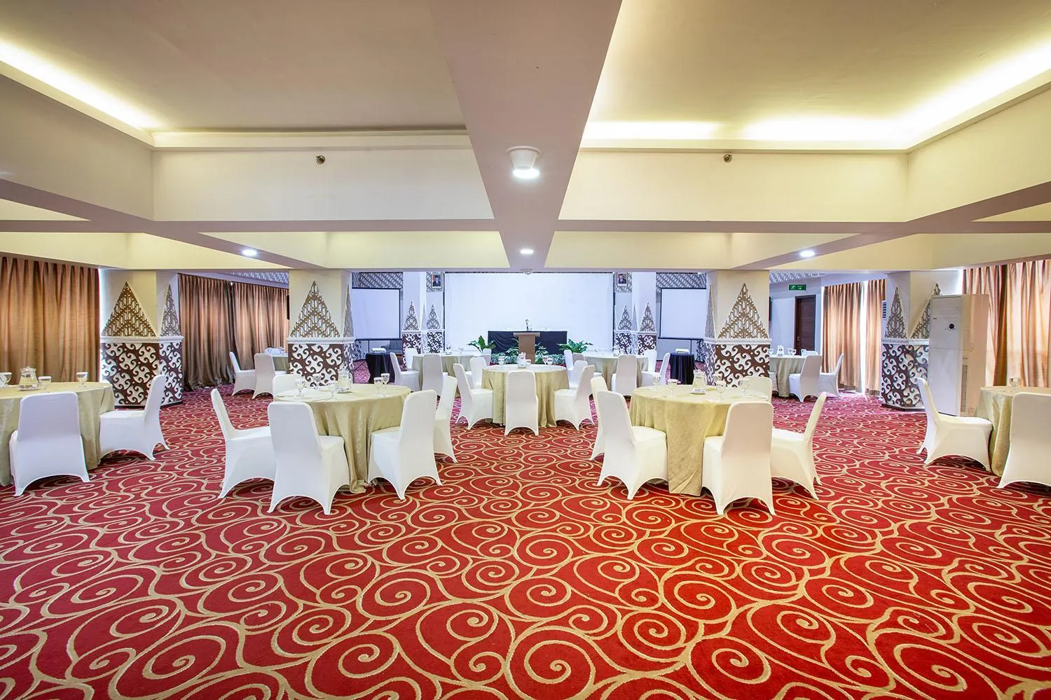 Meeting/conference room in 1O1 URBAN Jakarta Thamrin