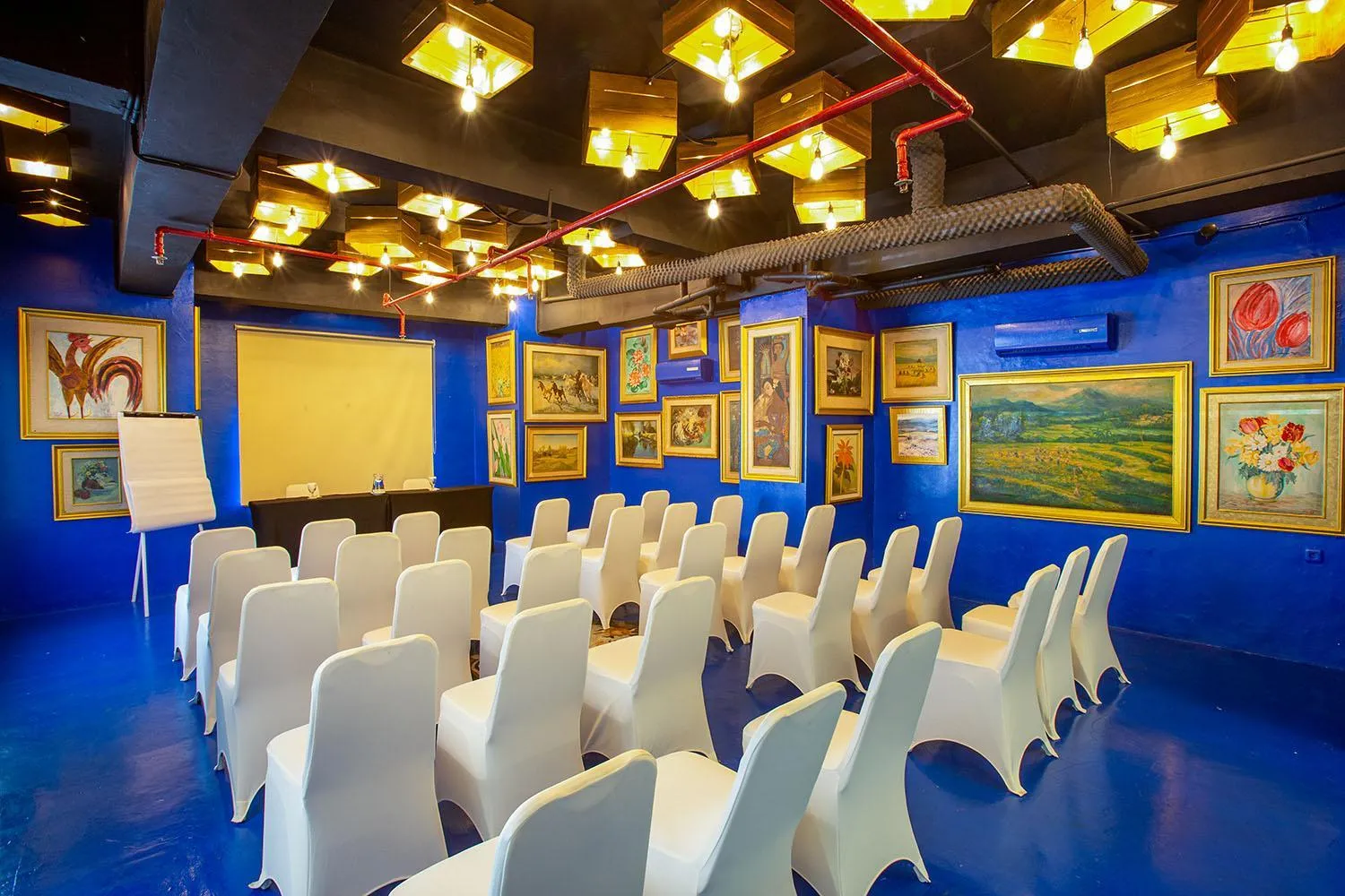 Meeting/conference room in 1O1 URBAN Jakarta Thamrin