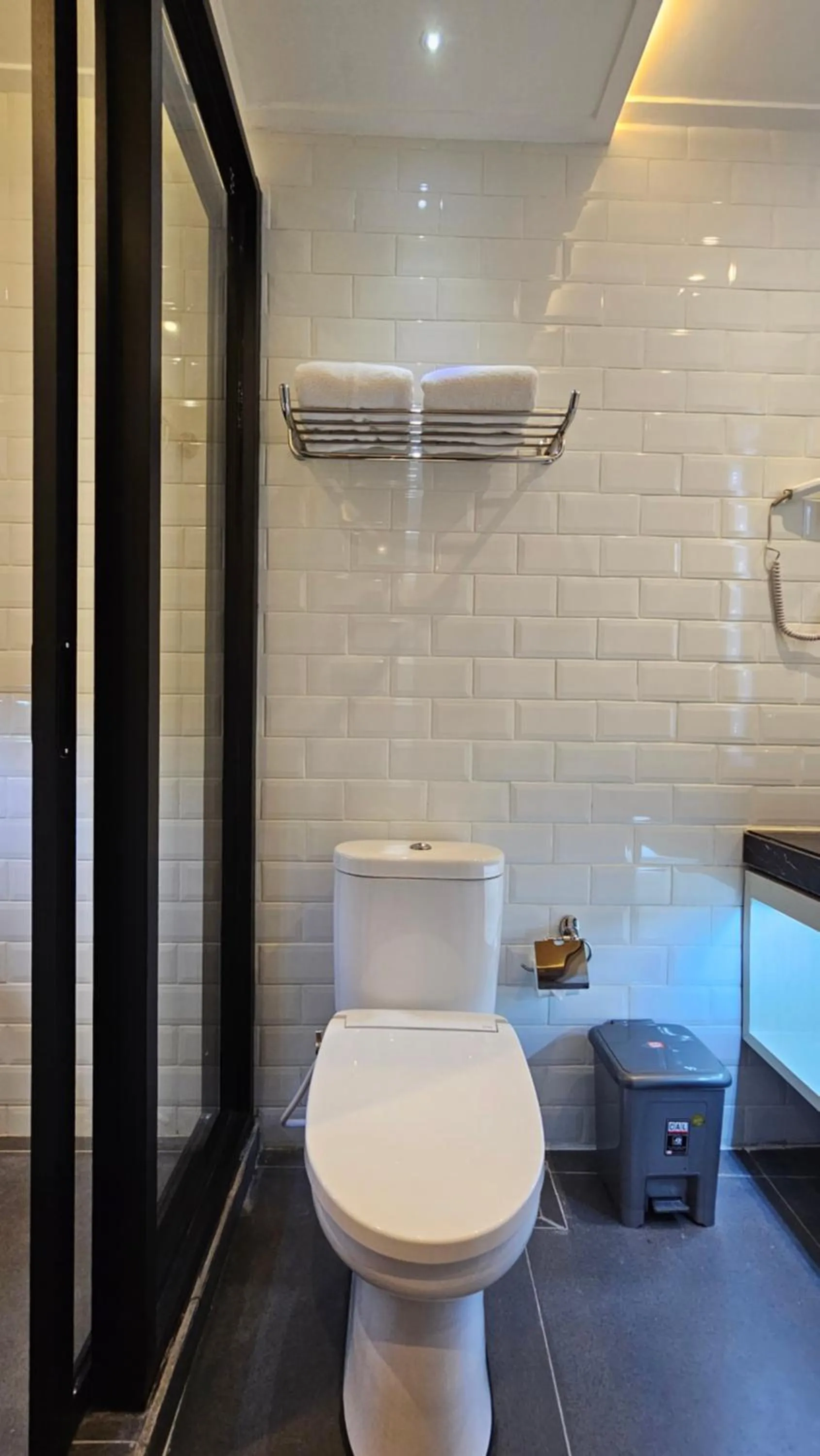 Toilet in 1O1 URBAN Jakarta Thamrin