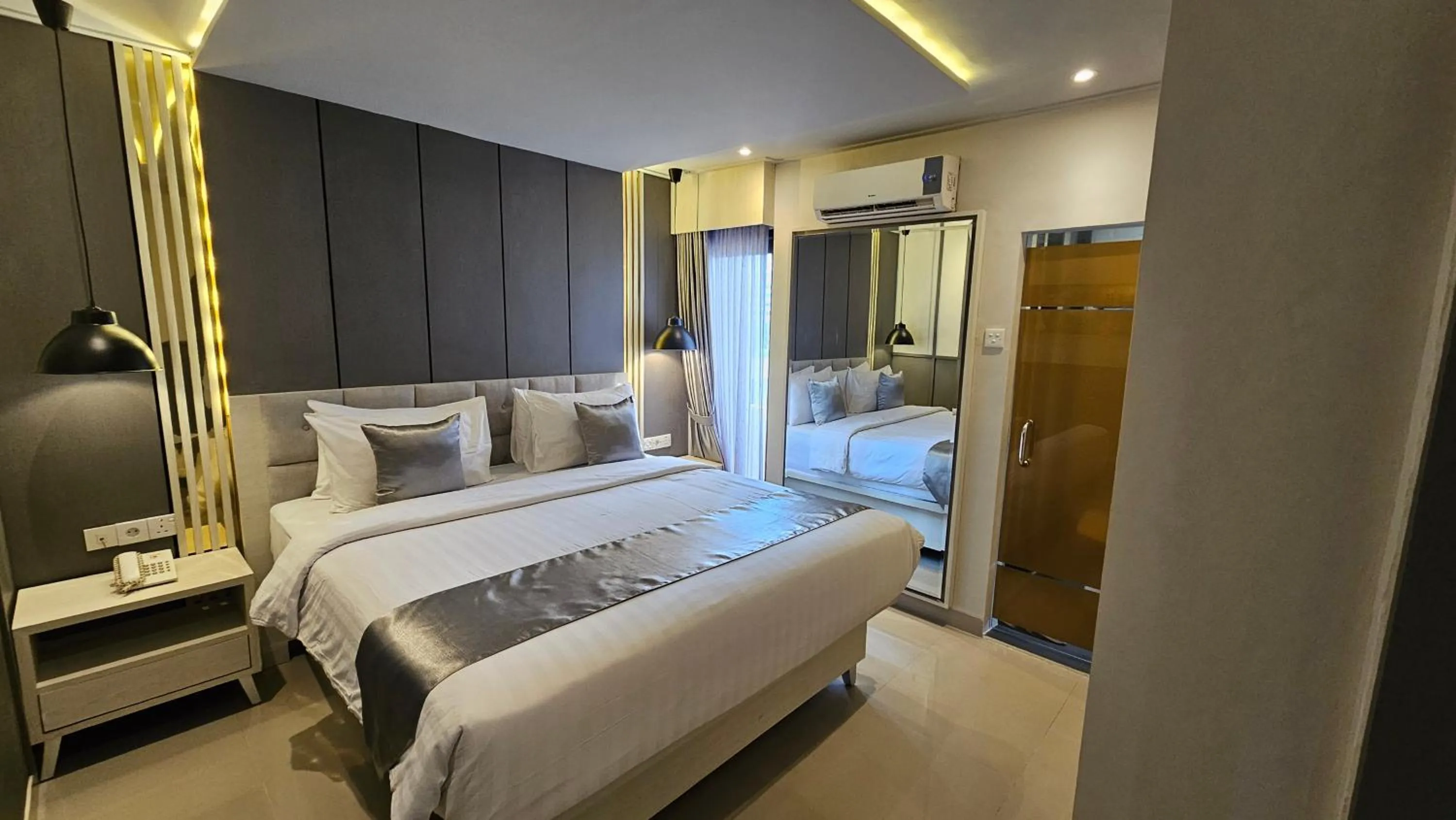 Bed in 1O1 URBAN Jakarta Thamrin