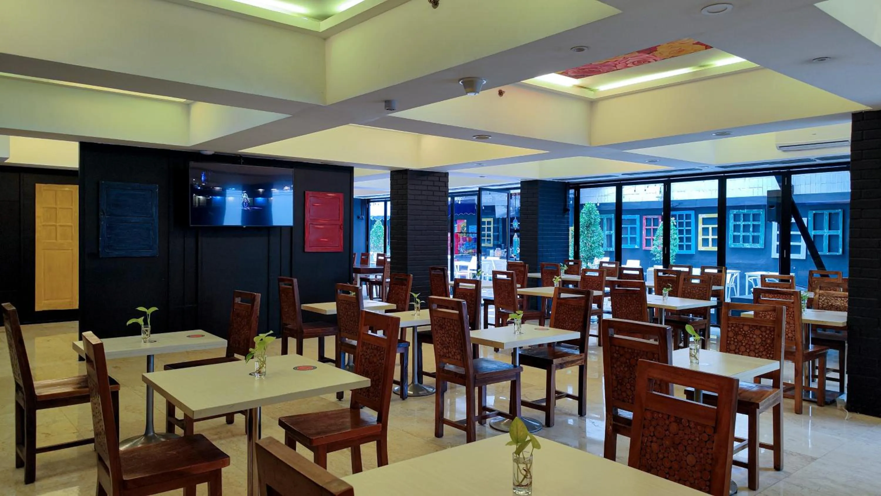 Restaurant/places to eat in 1O1 URBAN Jakarta Thamrin