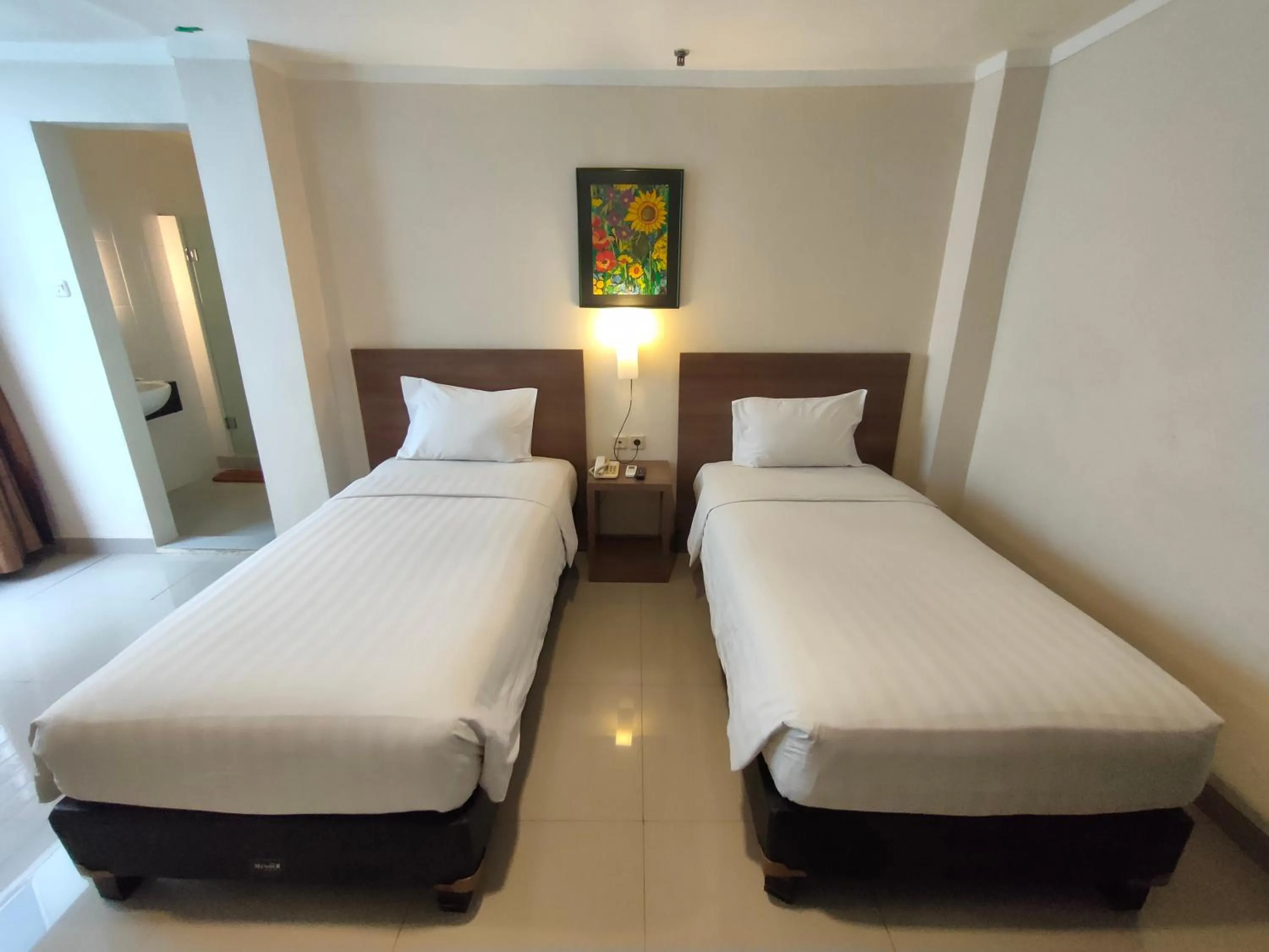 Bedroom, Bed in 1O1 URBAN Jakarta Thamrin