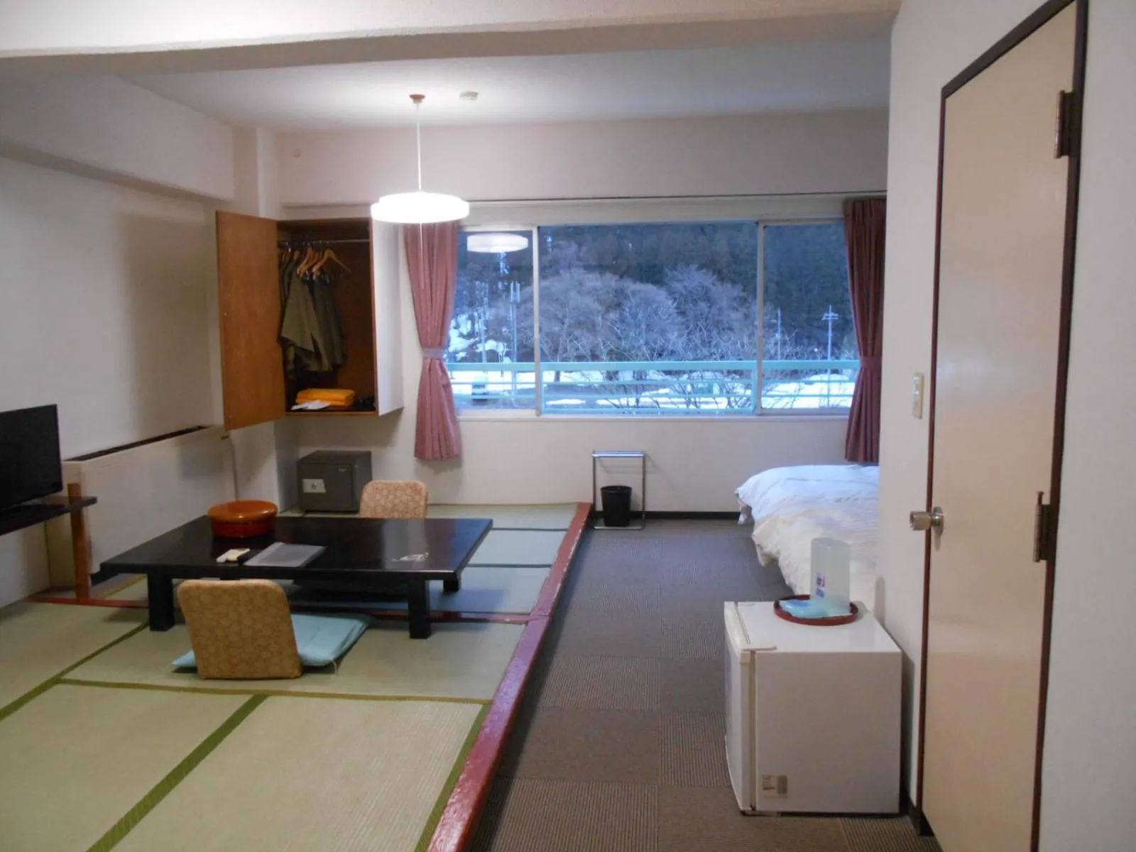 Photo of the whole room, Bed in Hotel Yunojin