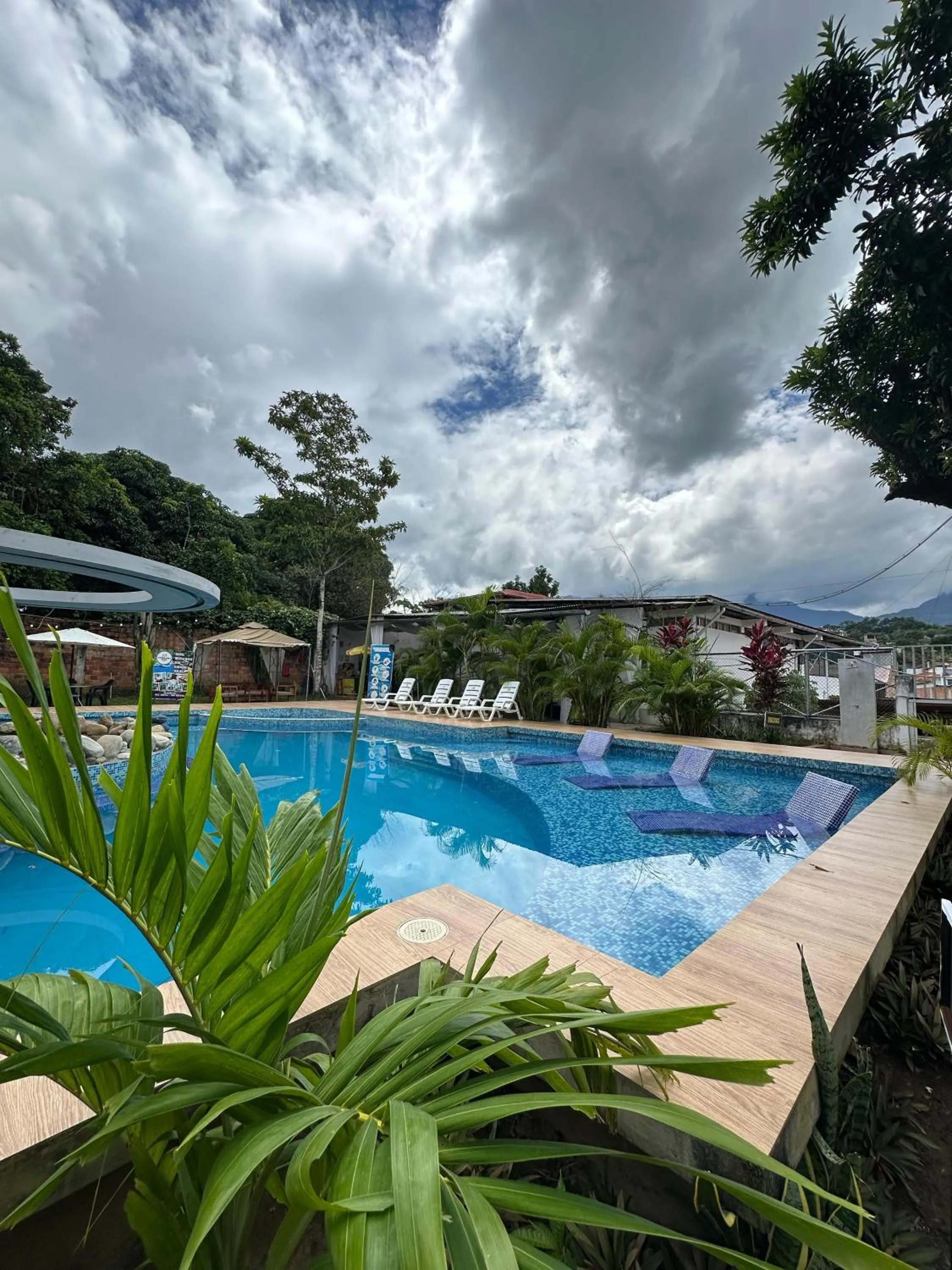 Hostal Cordillera Azul