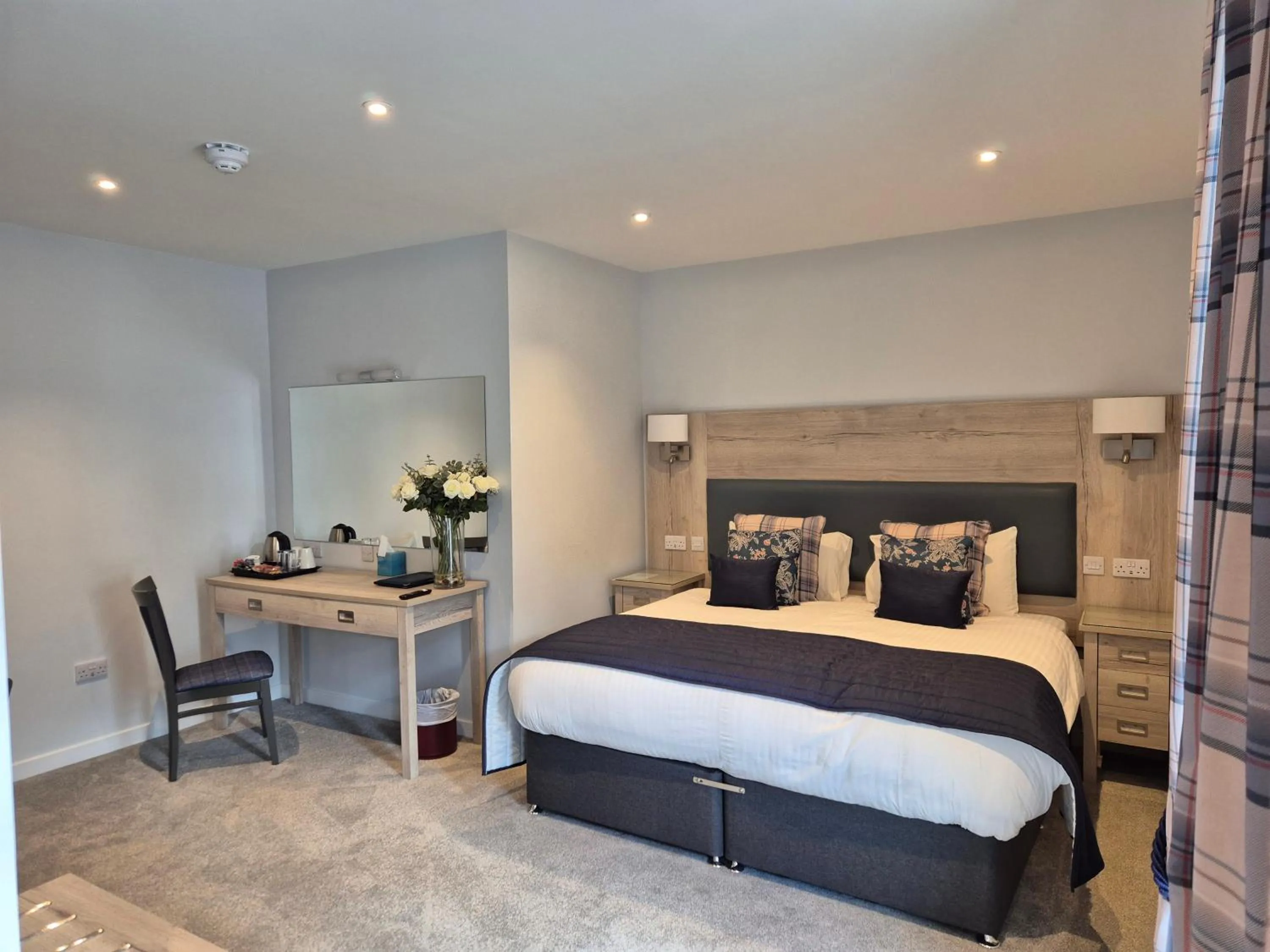 Bed in Sunninghill Hotel