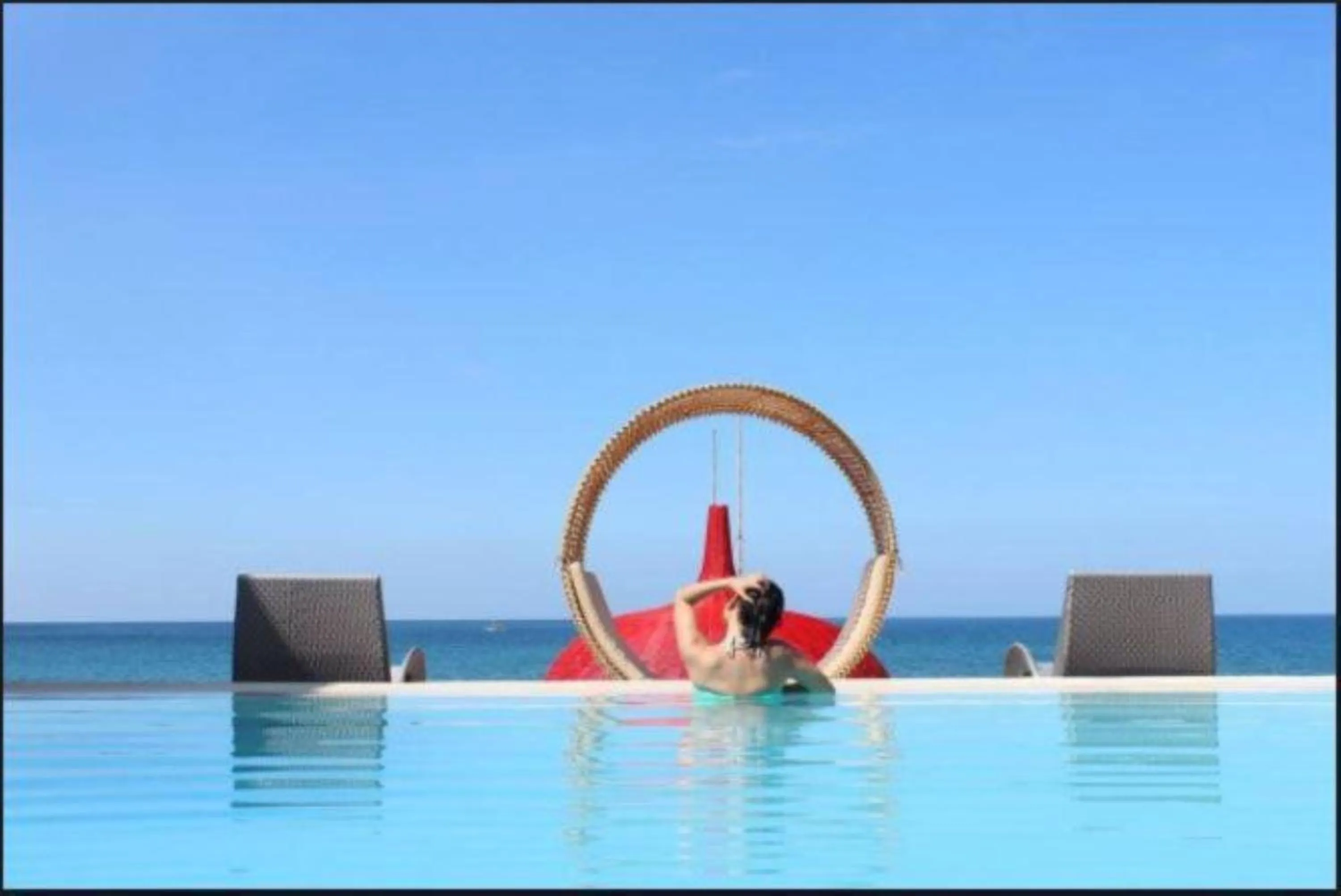 Swimming pool in Brisa Marina Beach Resort powered by Cocotel