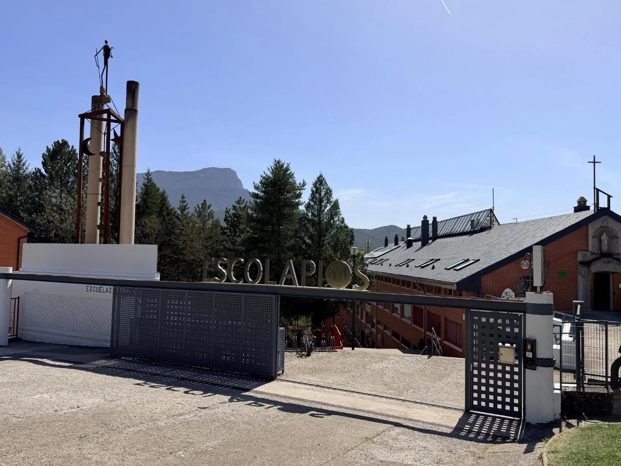 Property building in Residencia Albergue Jaca