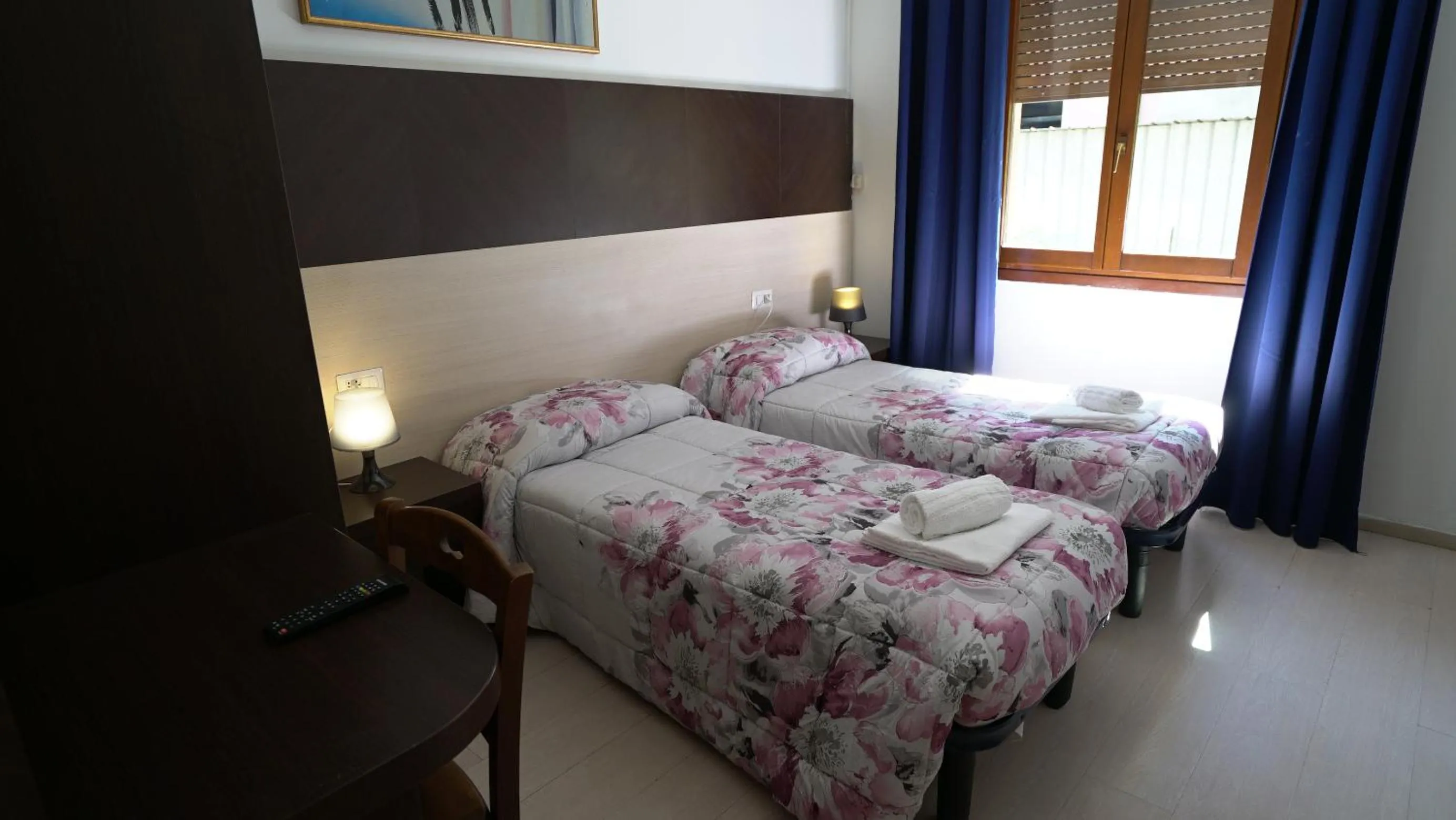 Photo of the whole room, Bed in Hotel Colombo