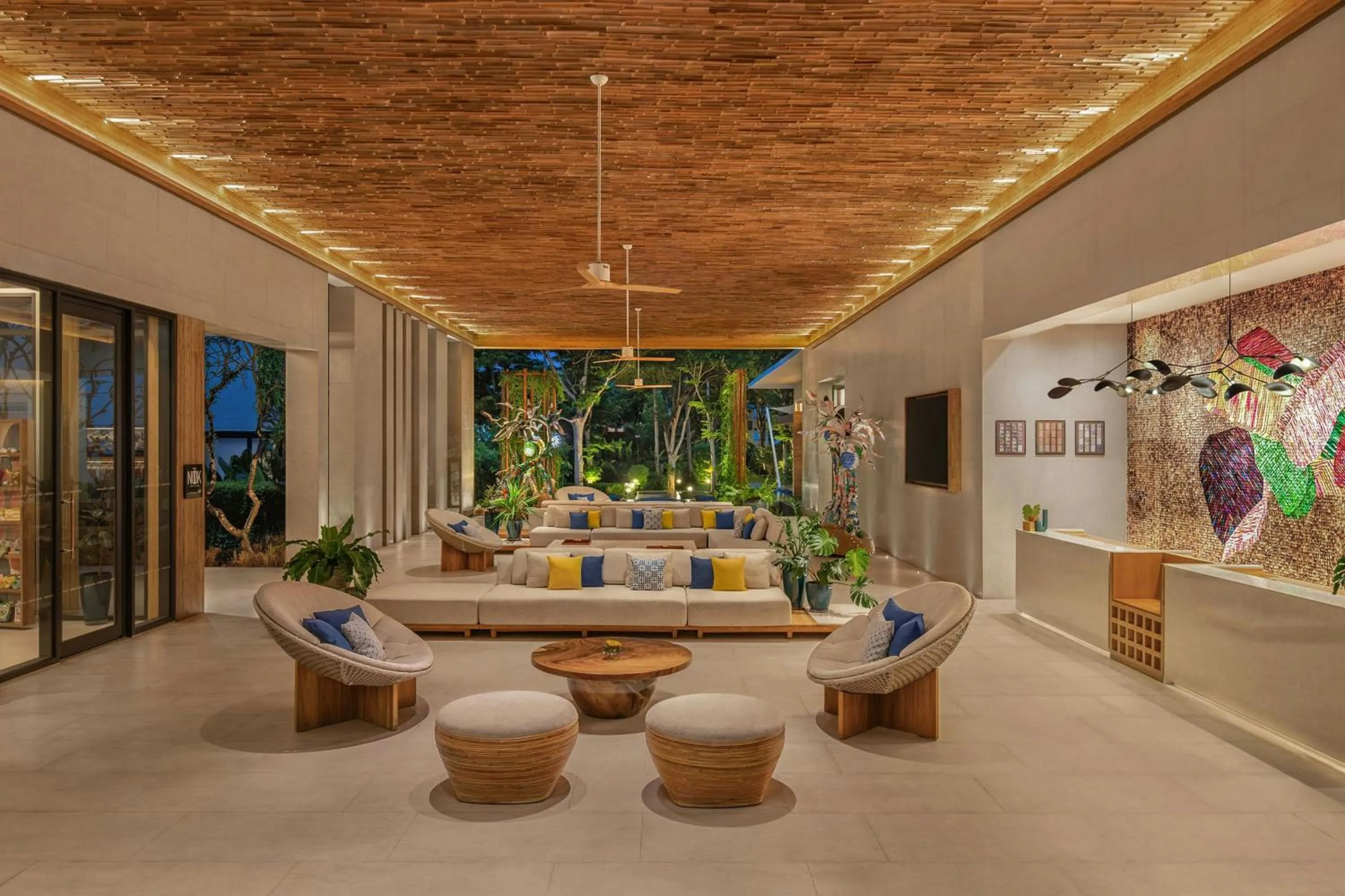 Lobby or reception in Le Meridien Phuket Mai Khao Beach Resort