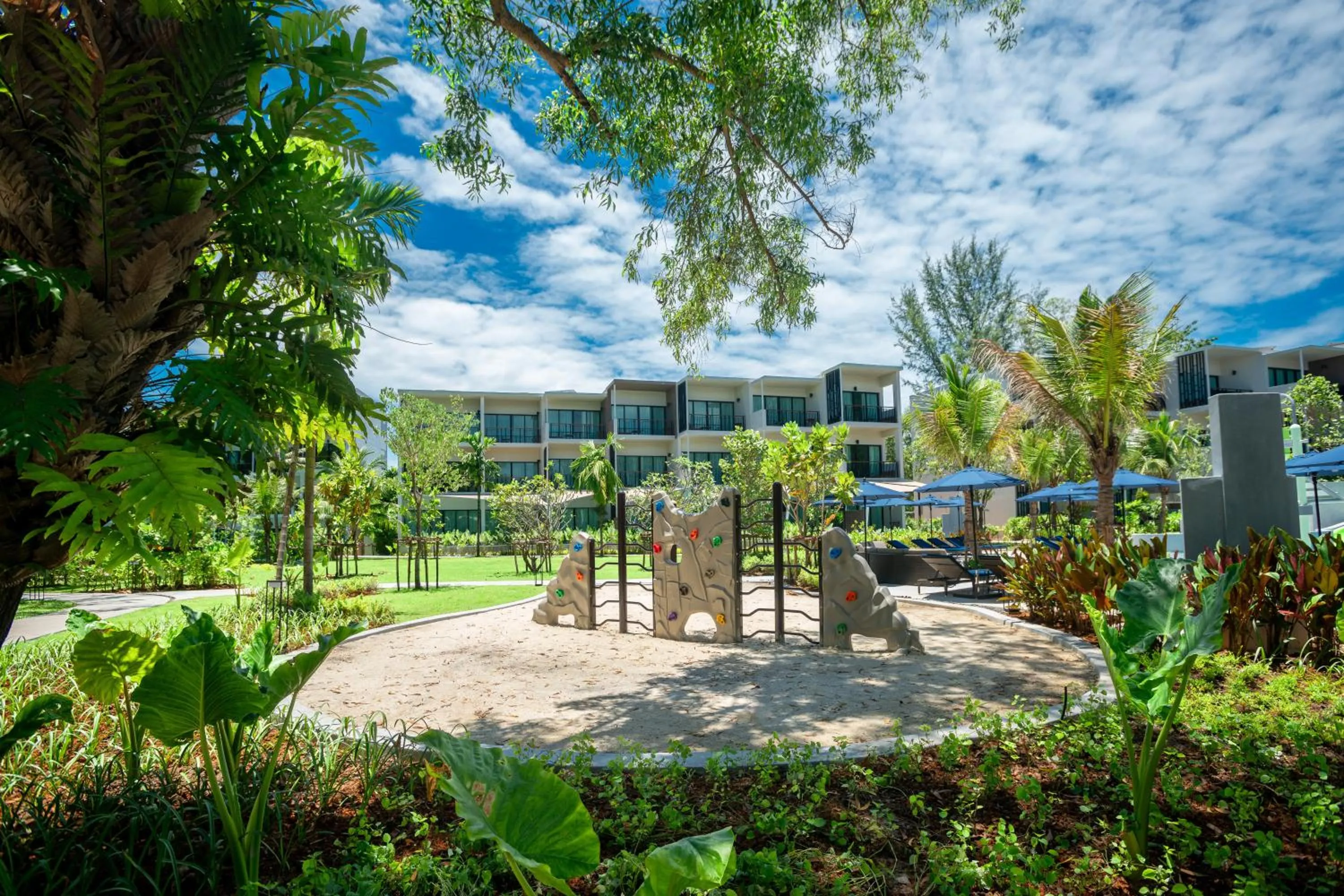 Day in Le Meridien Phuket Mai Khao Beach Resort