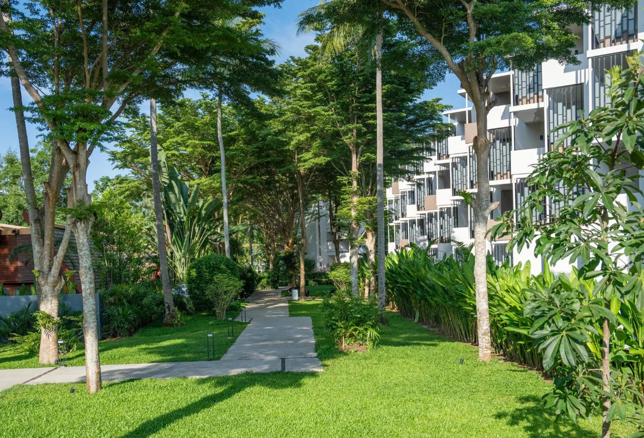 Property building in Le Meridien Phuket Mai Khao Beach Resort