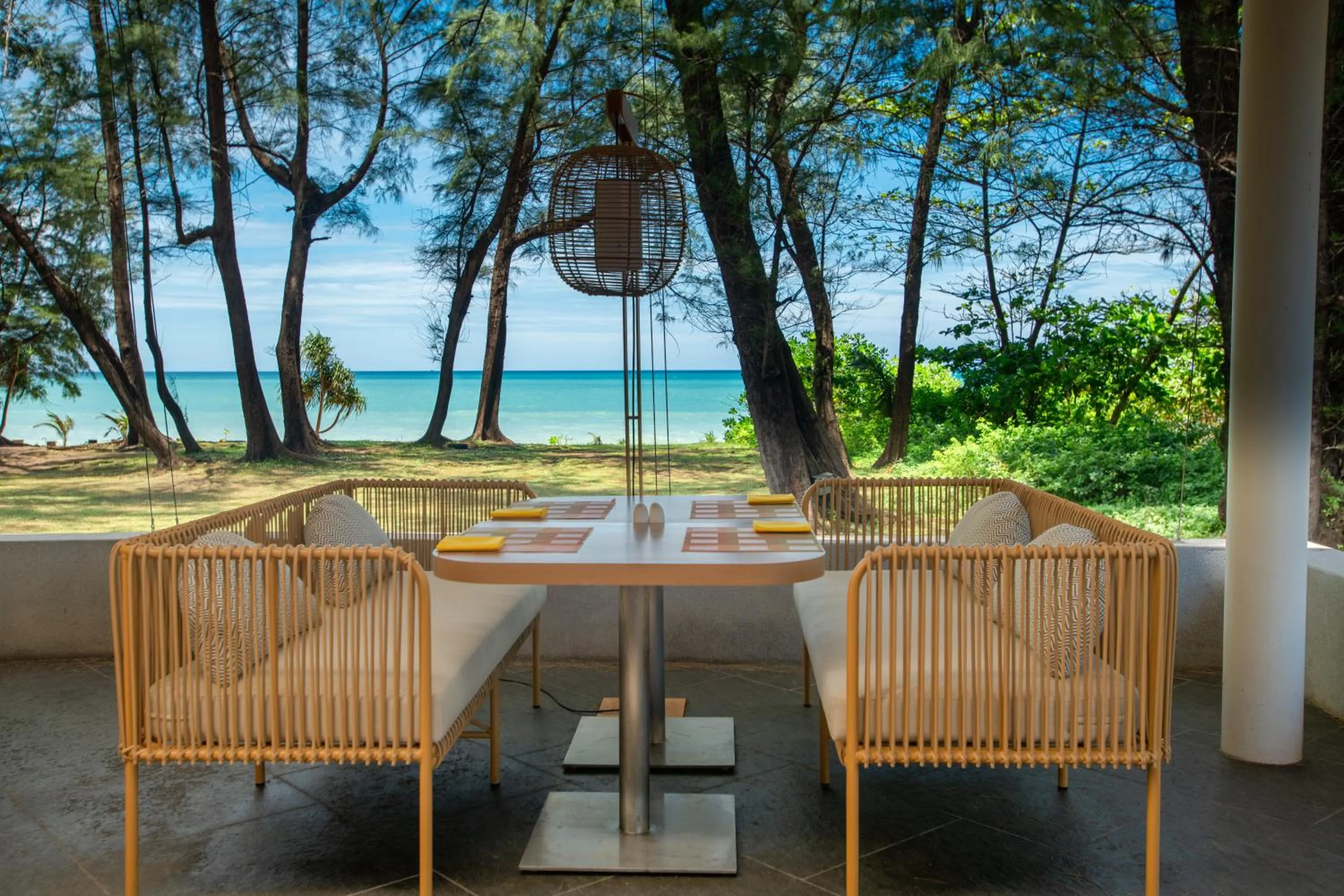 Restaurant/places to eat in Le Meridien Phuket Mai Khao Beach Resort