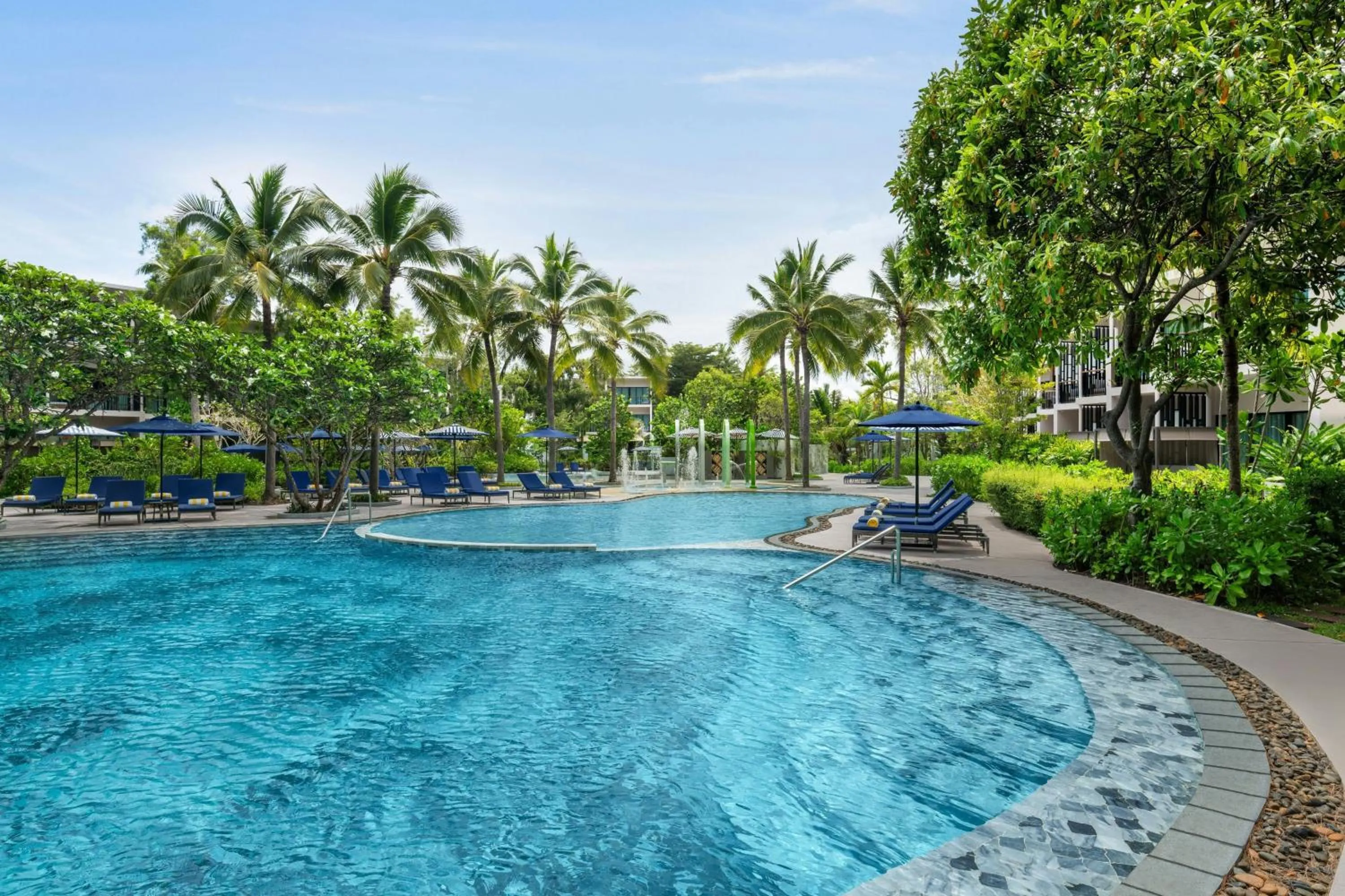 Swimming pool in Le Meridien Phuket Mai Khao Beach Resort