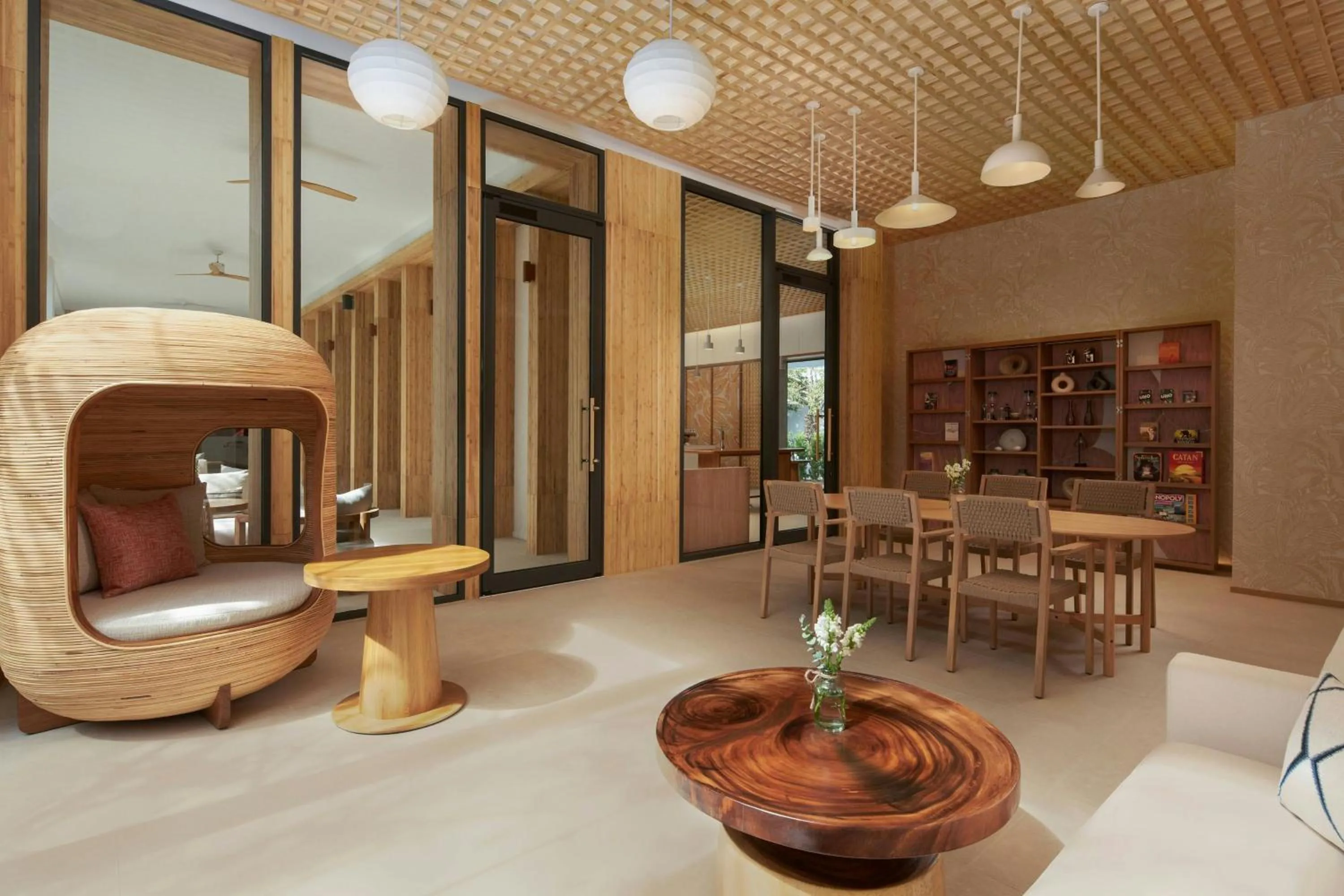 Restaurant/places to eat in Le Meridien Phuket Mai Khao Beach Resort